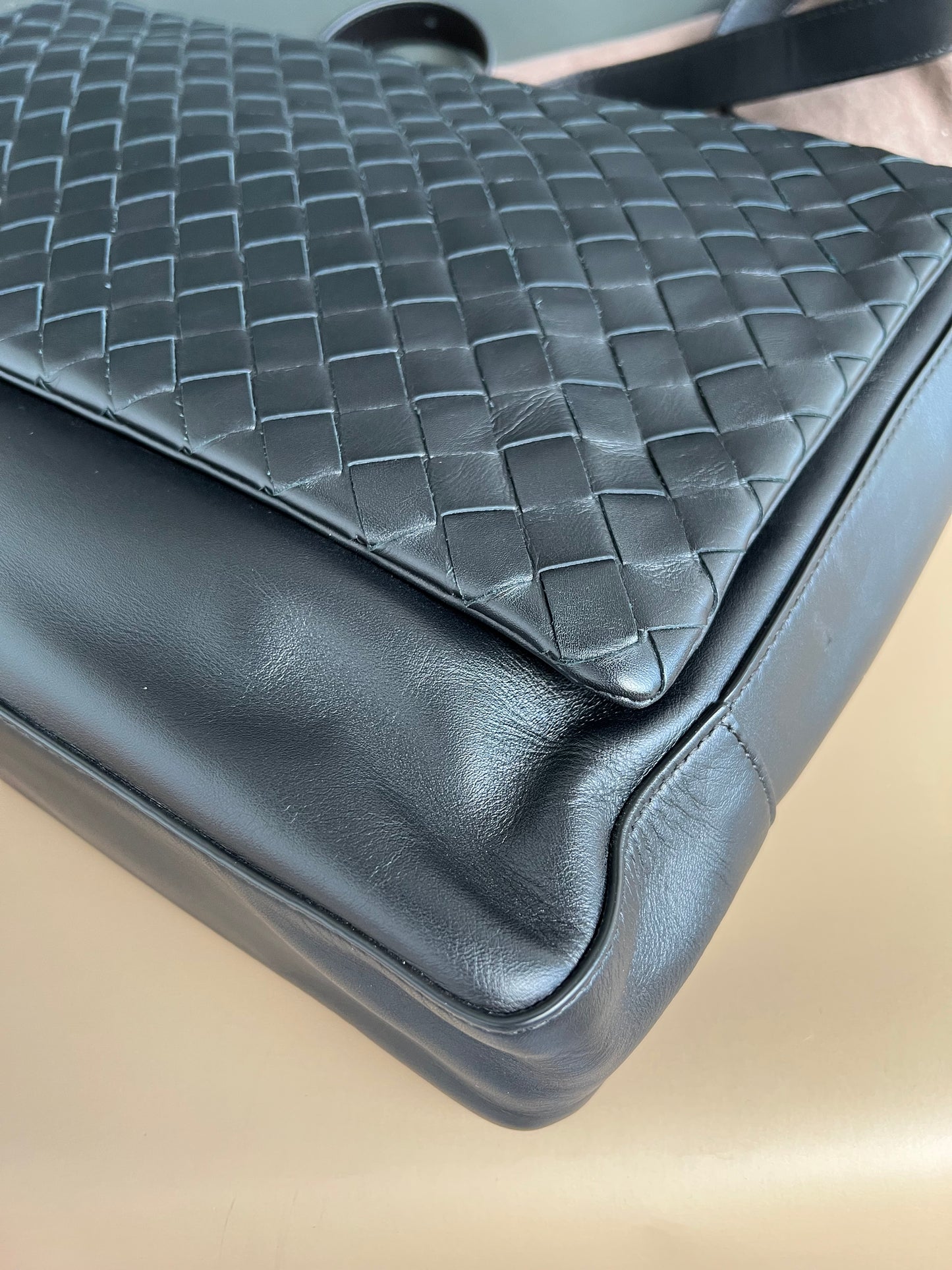 BOTTEGA VENETTA MESSENGER BAG