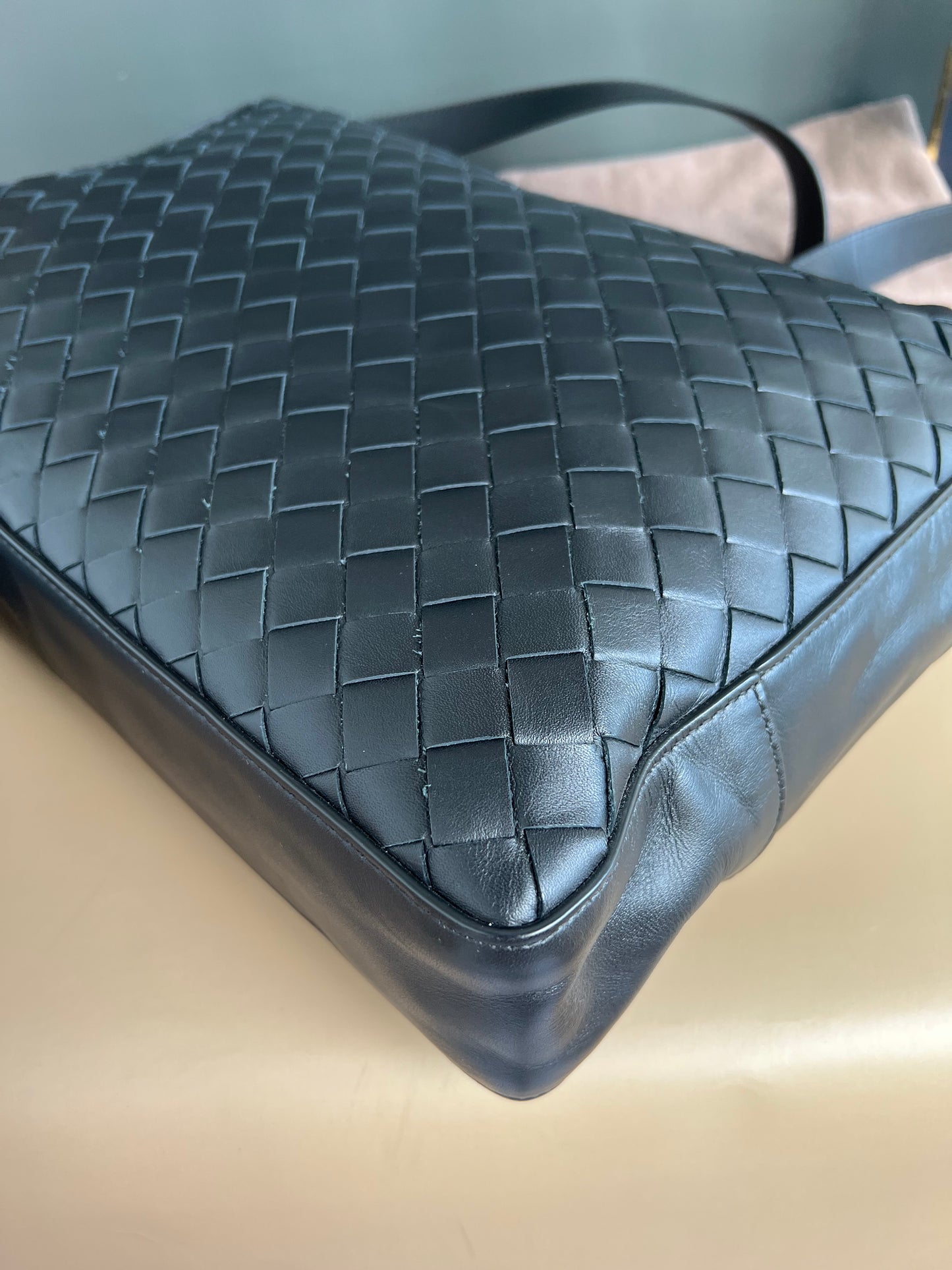 BOTTEGA VENETTA MESSENGER BAG