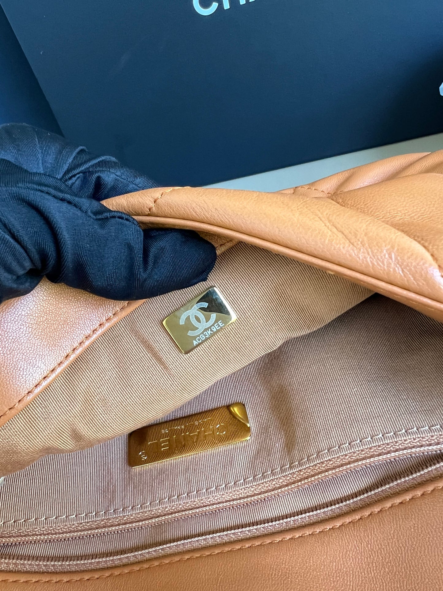CHANEL C19 SMALL CARAMEL 21P