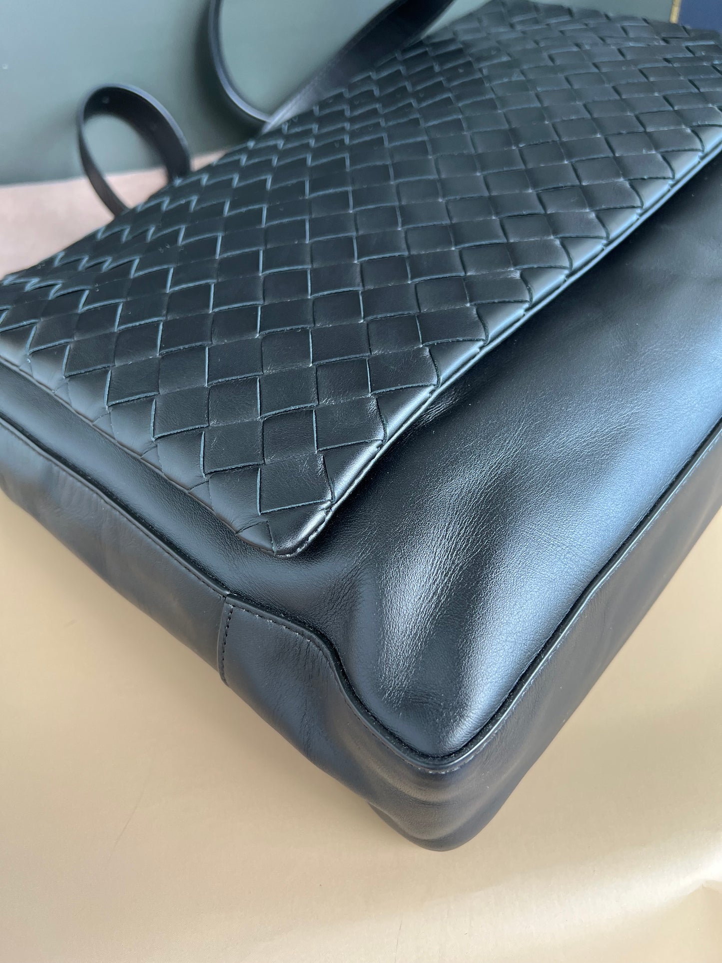 BOTTEGA VENETTA MESSENGER BAG