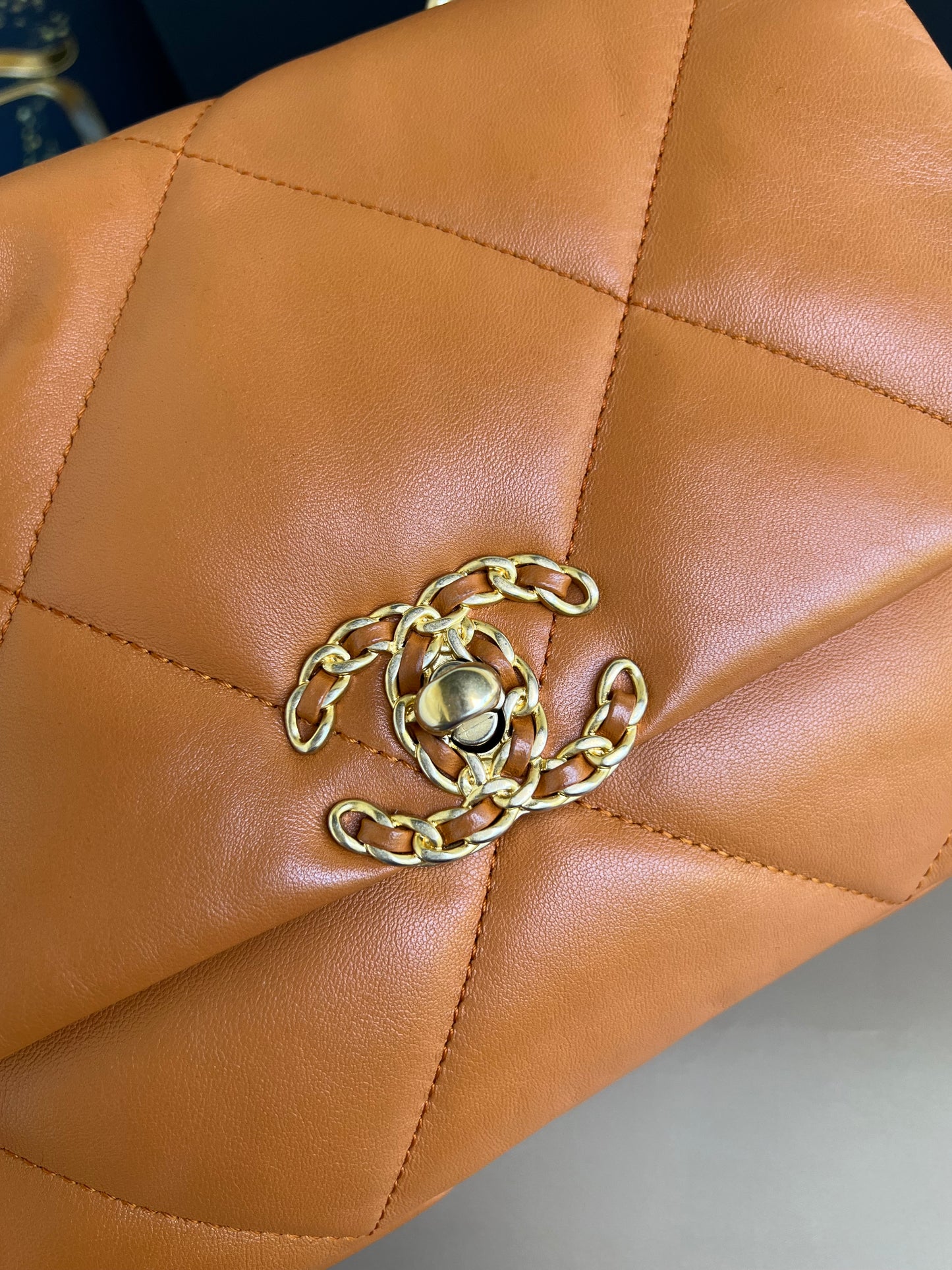 CHANEL C19 SMALL CARAMEL 21P