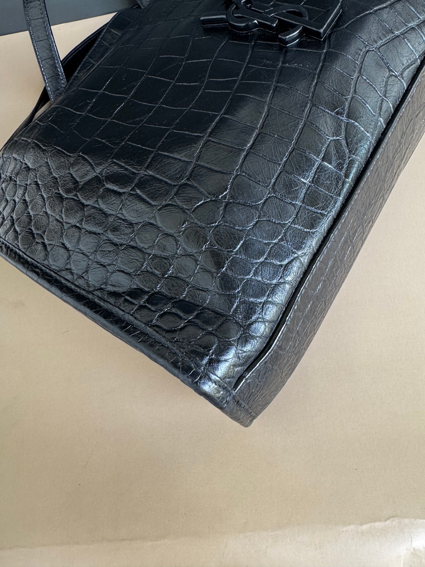 YSL NIKI SHOPPING IN CROCODILE EMBOSSED LEATHER