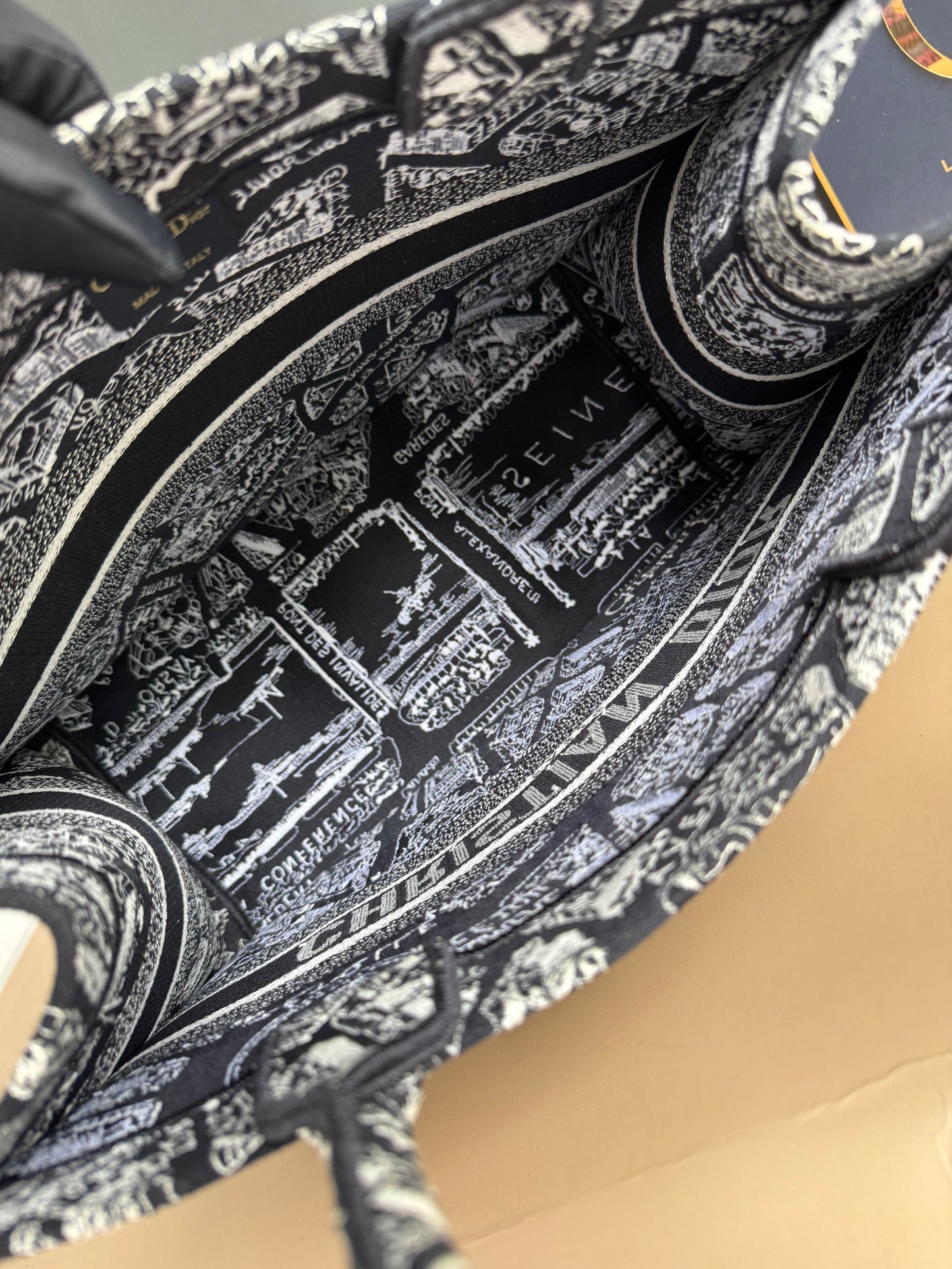 CHRISTIAN DIOR BOOKTOTE MEDIUM