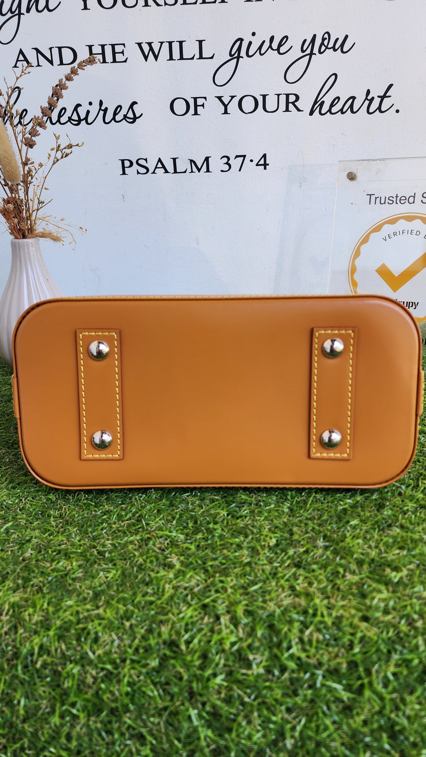 LOUIS VUITTON BB ALMA EPI CARAMEL