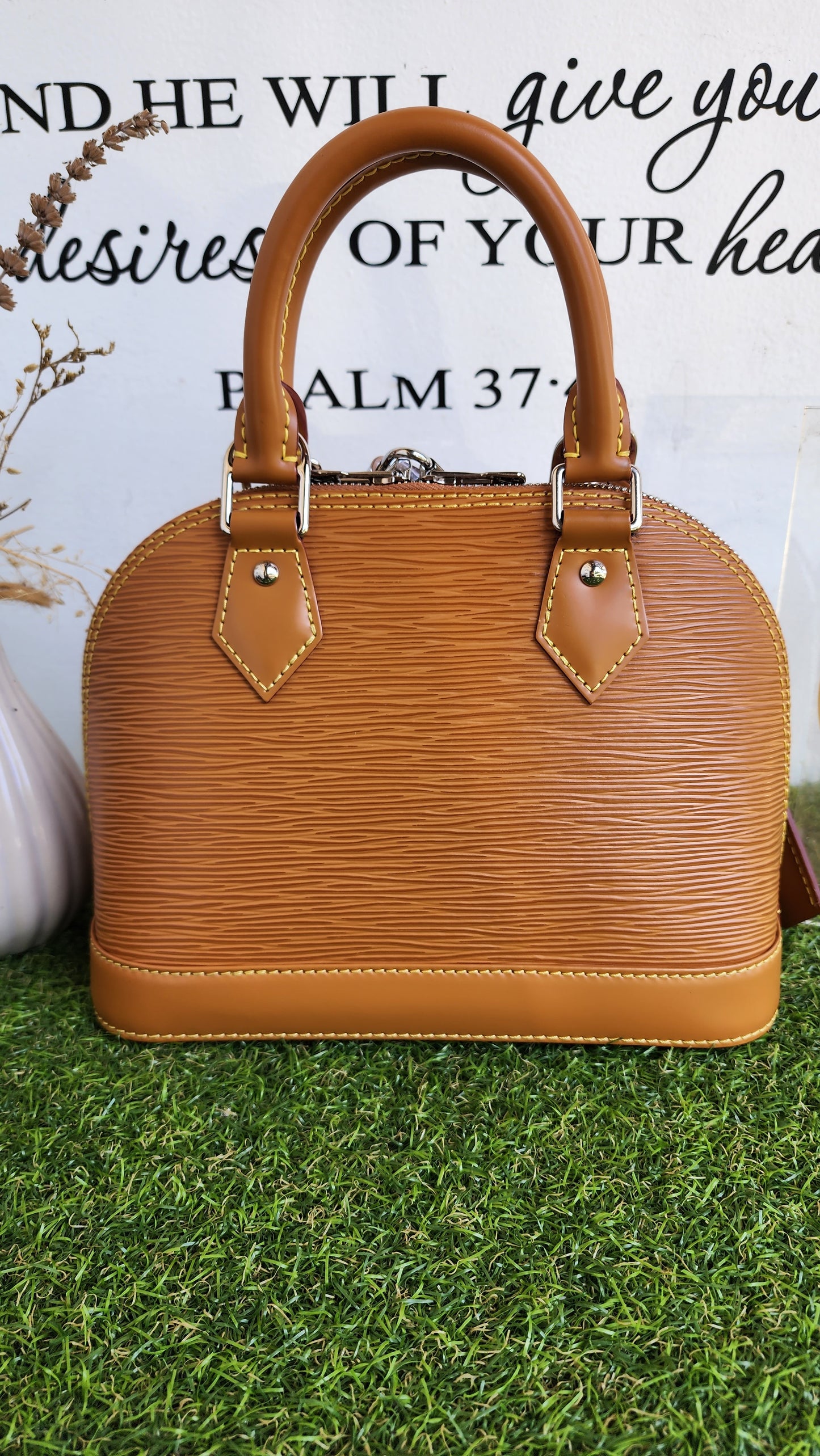 LOUIS VUITTON BB ALMA EPI CARAMEL
