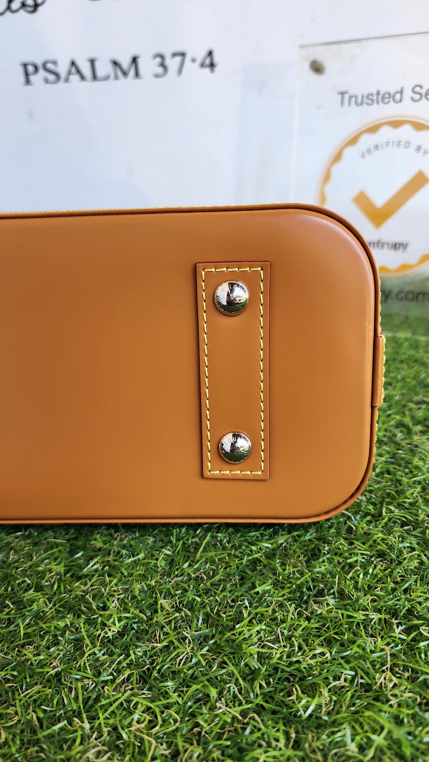 LOUIS VUITTON BB ALMA EPI CARAMEL