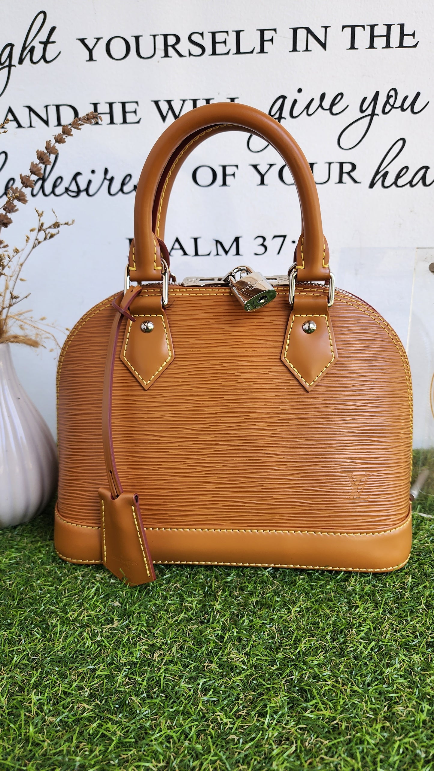 LOUIS VUITTON BB ALMA EPI CARAMEL