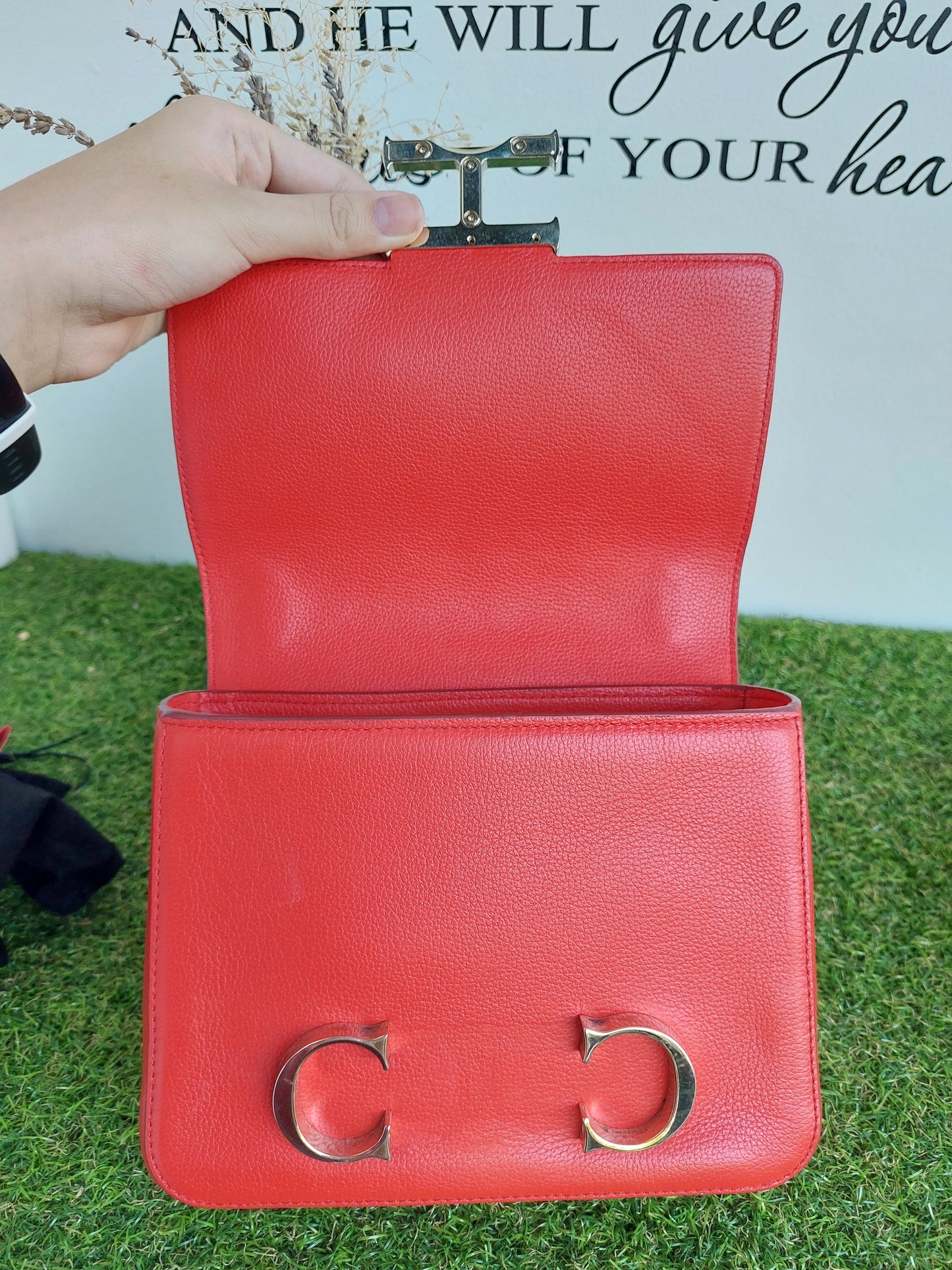 Carolina Herrera Initials Insiginia