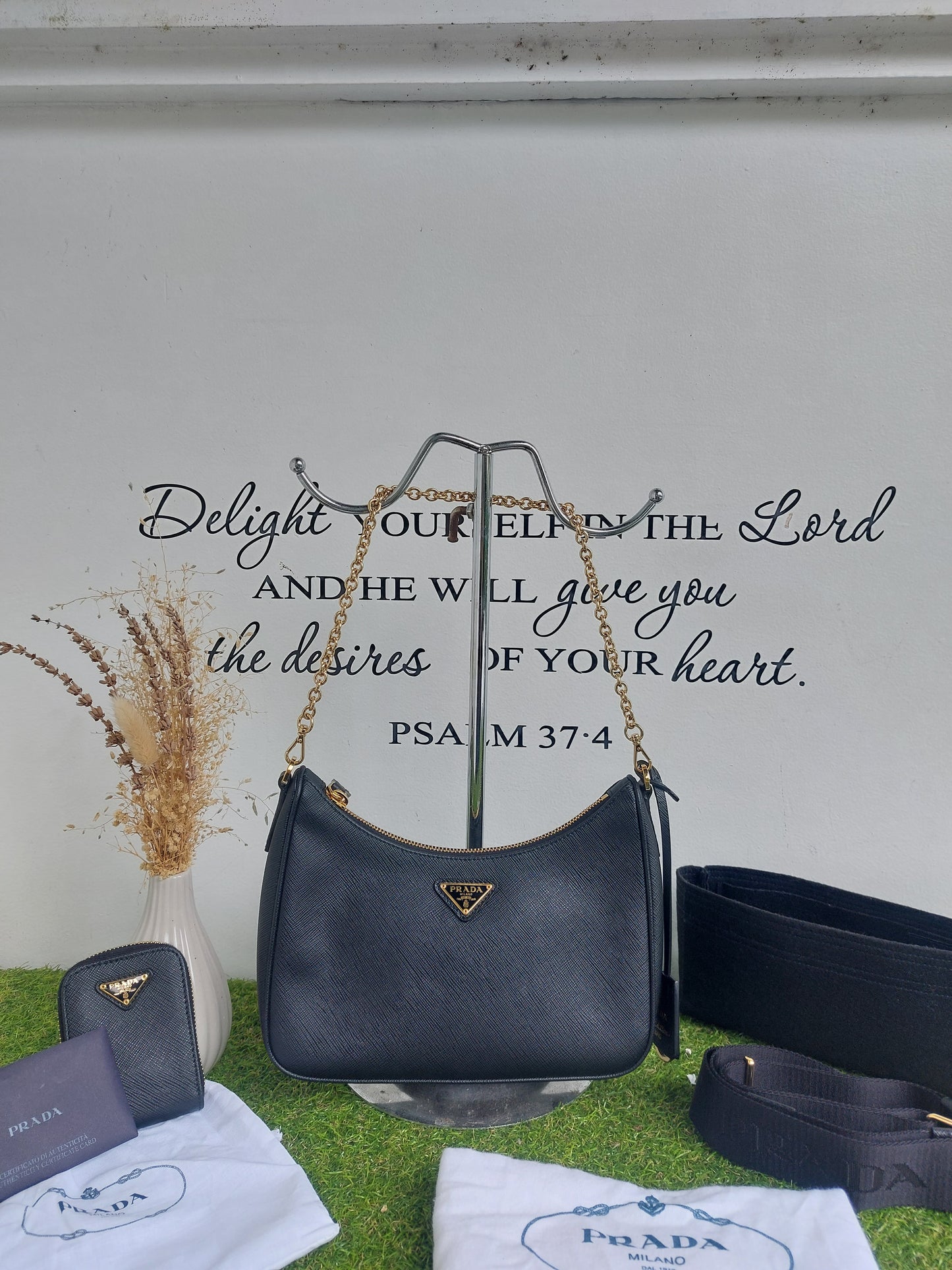 Prada Re-Edition 2005 Saffiano