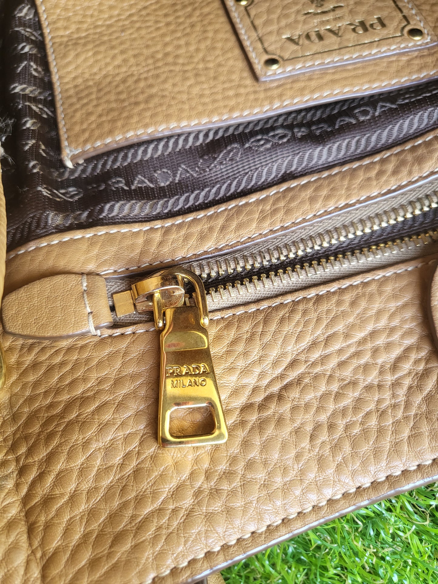 Prada Vitello Diano 2 way bag BN2534