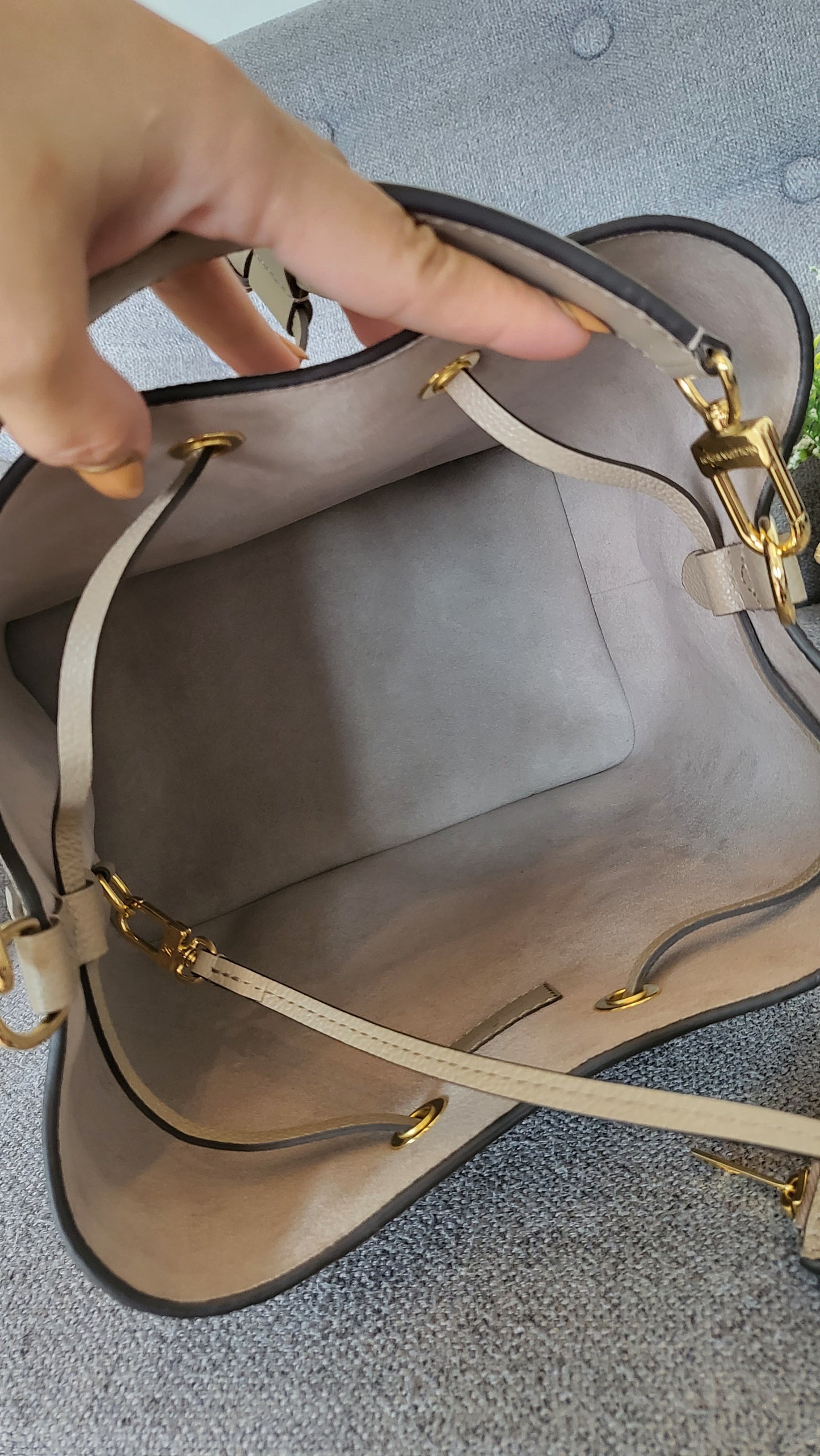 Louis Vuitton Neonoe Turtle Dove