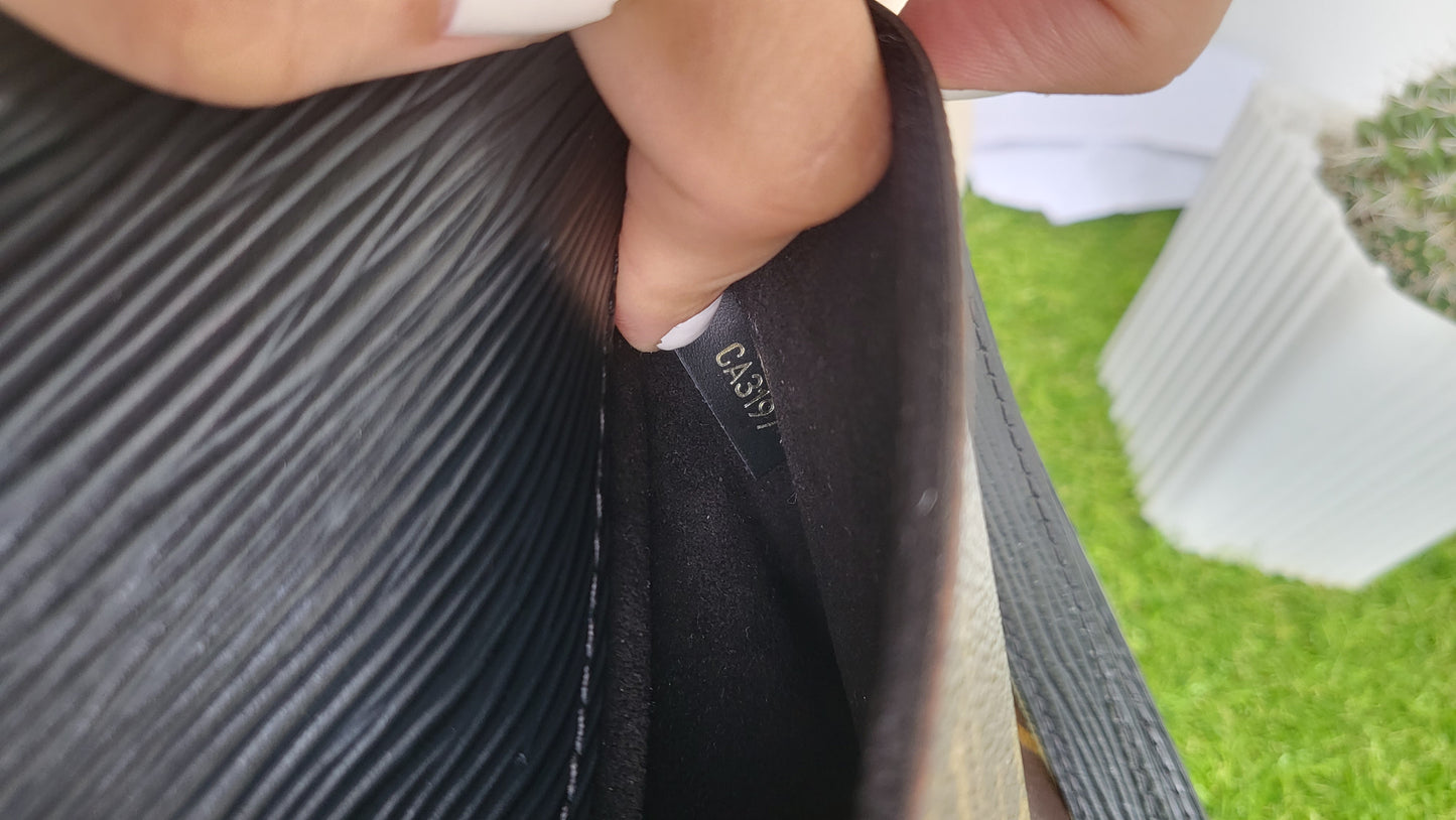 Louis Vuitton St. Michel