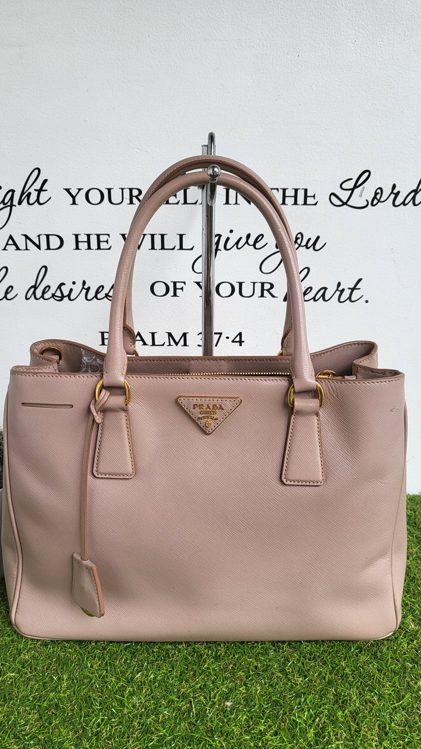 Prada Saffiano Cammeo