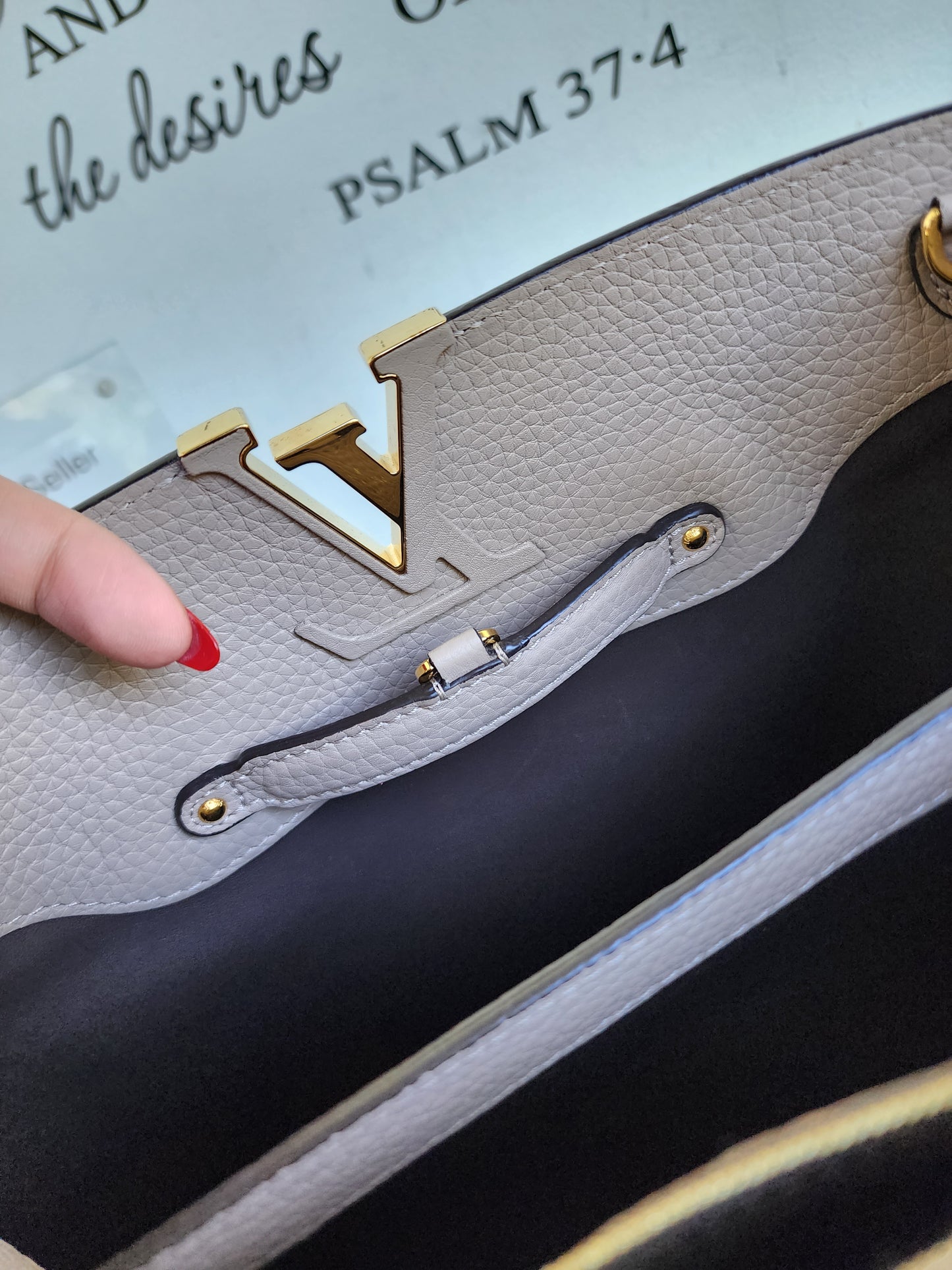Louis Vuitton Capucine PM