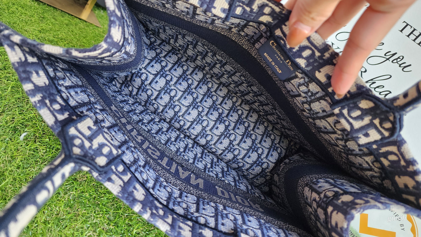 Christian Dior Booktote Medium