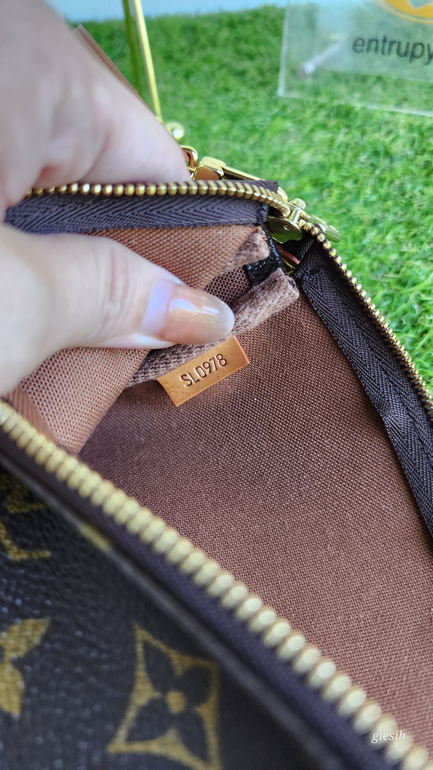 Louis Vuitton Pochette Monogram