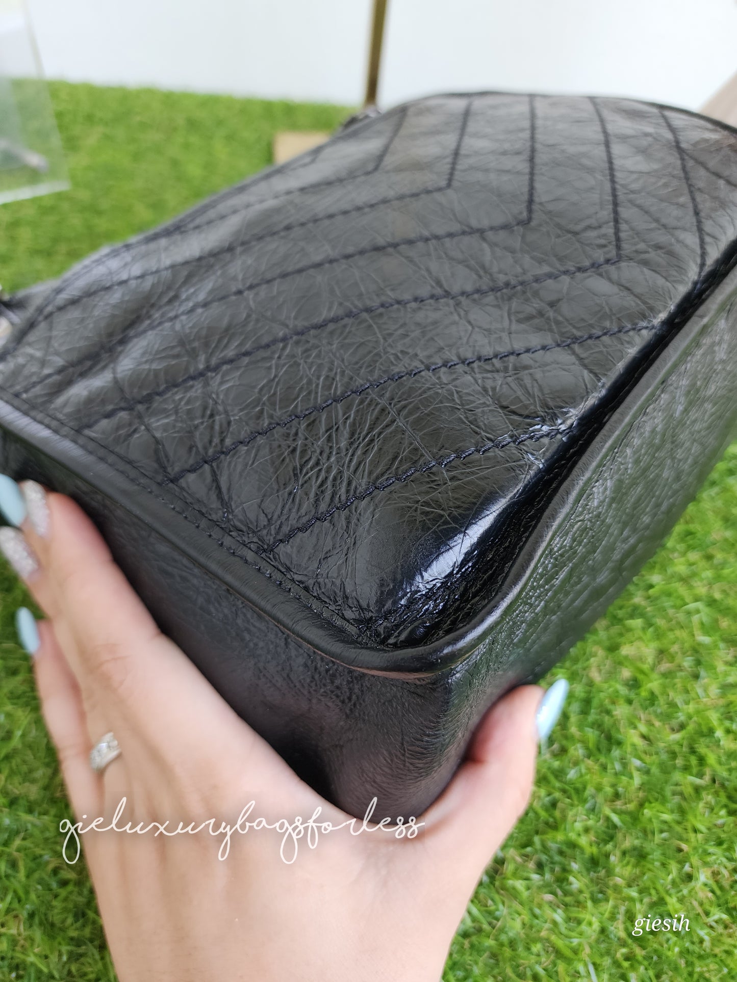 YSL Niki Medium