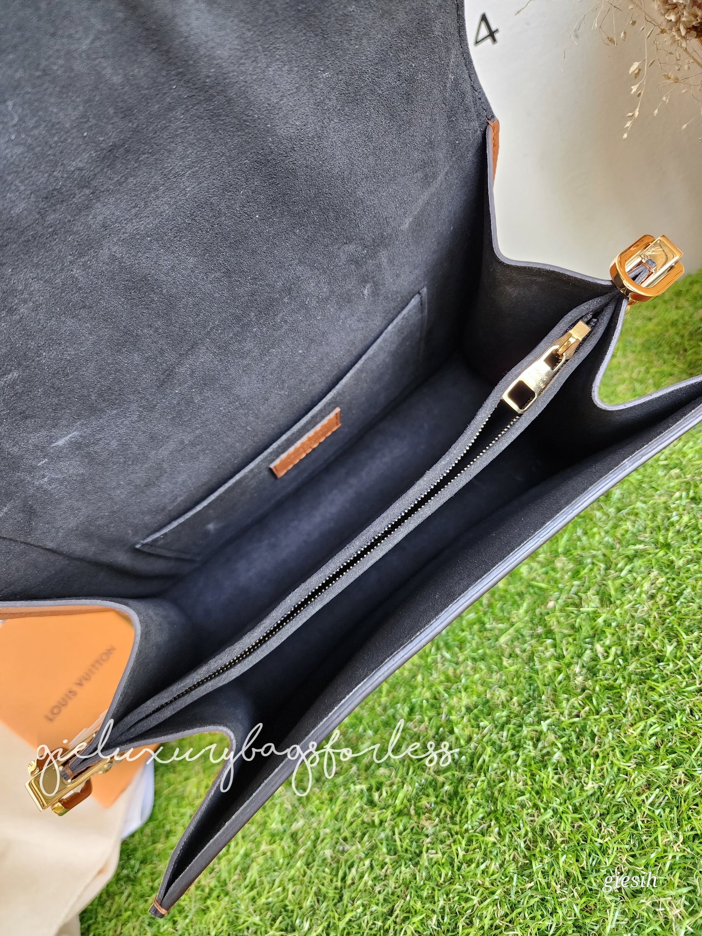 Louis Vuitton Dauphine MM