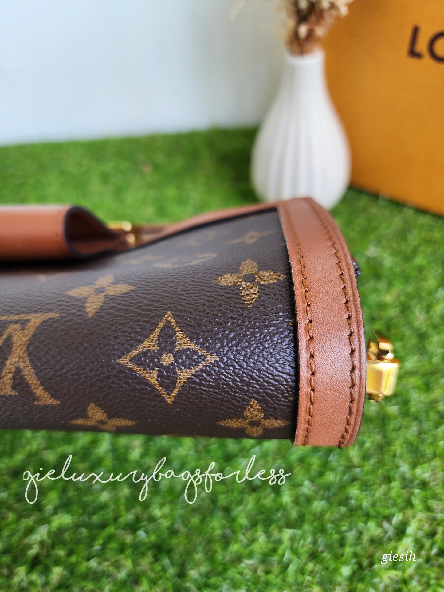 Louis Vuitton Dauphine MM