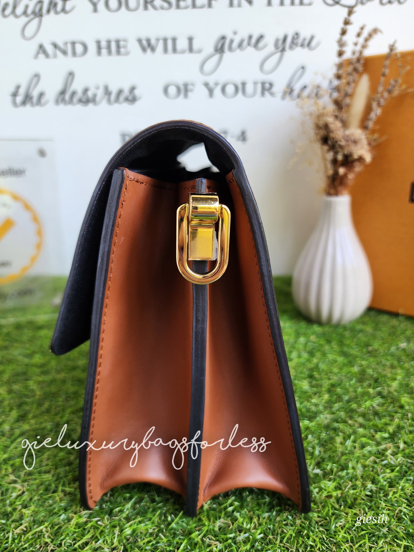 Louis Vuitton Dauphine MM