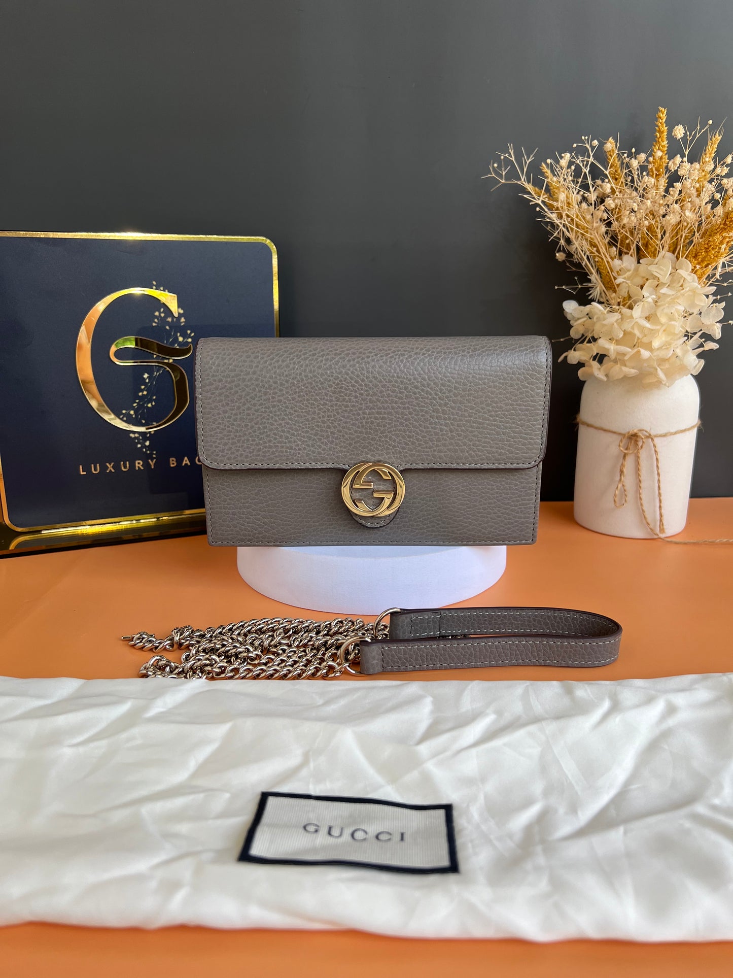 GUCCI INTERLOCK WALLET ON CHAIN