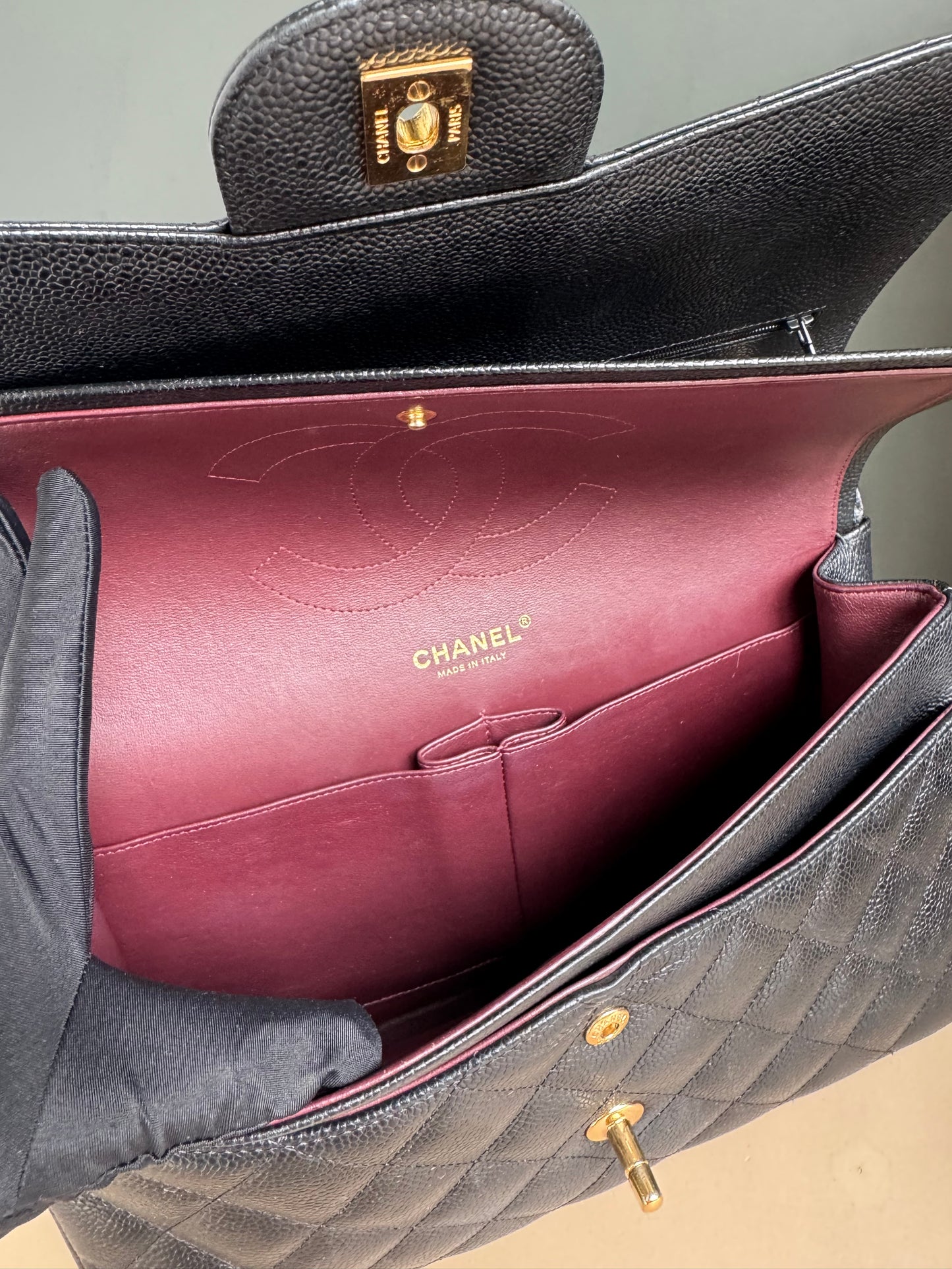 CHANEL CLASSIC JUMBO FLAP