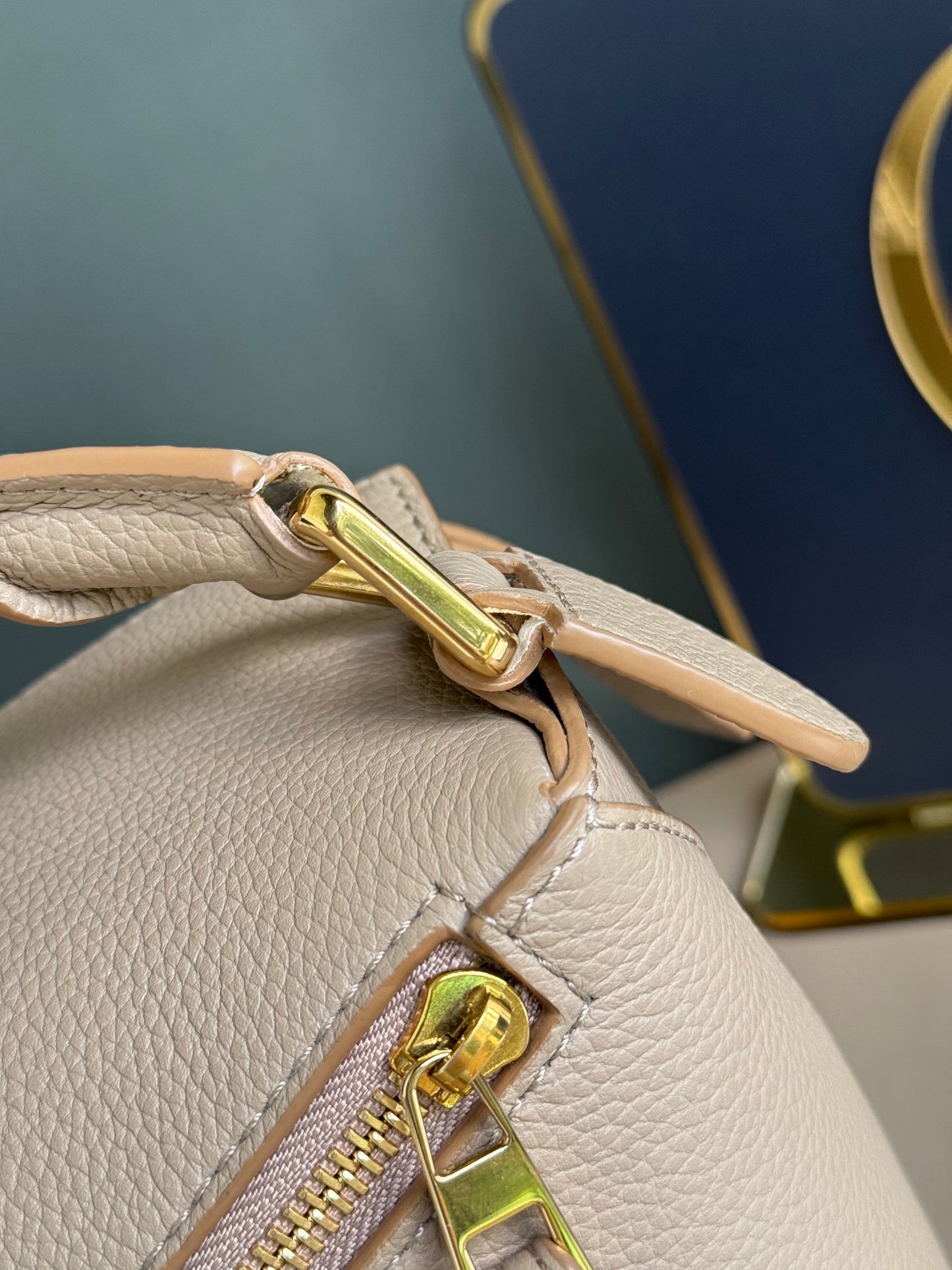 Loewe Small Puzzle Edge