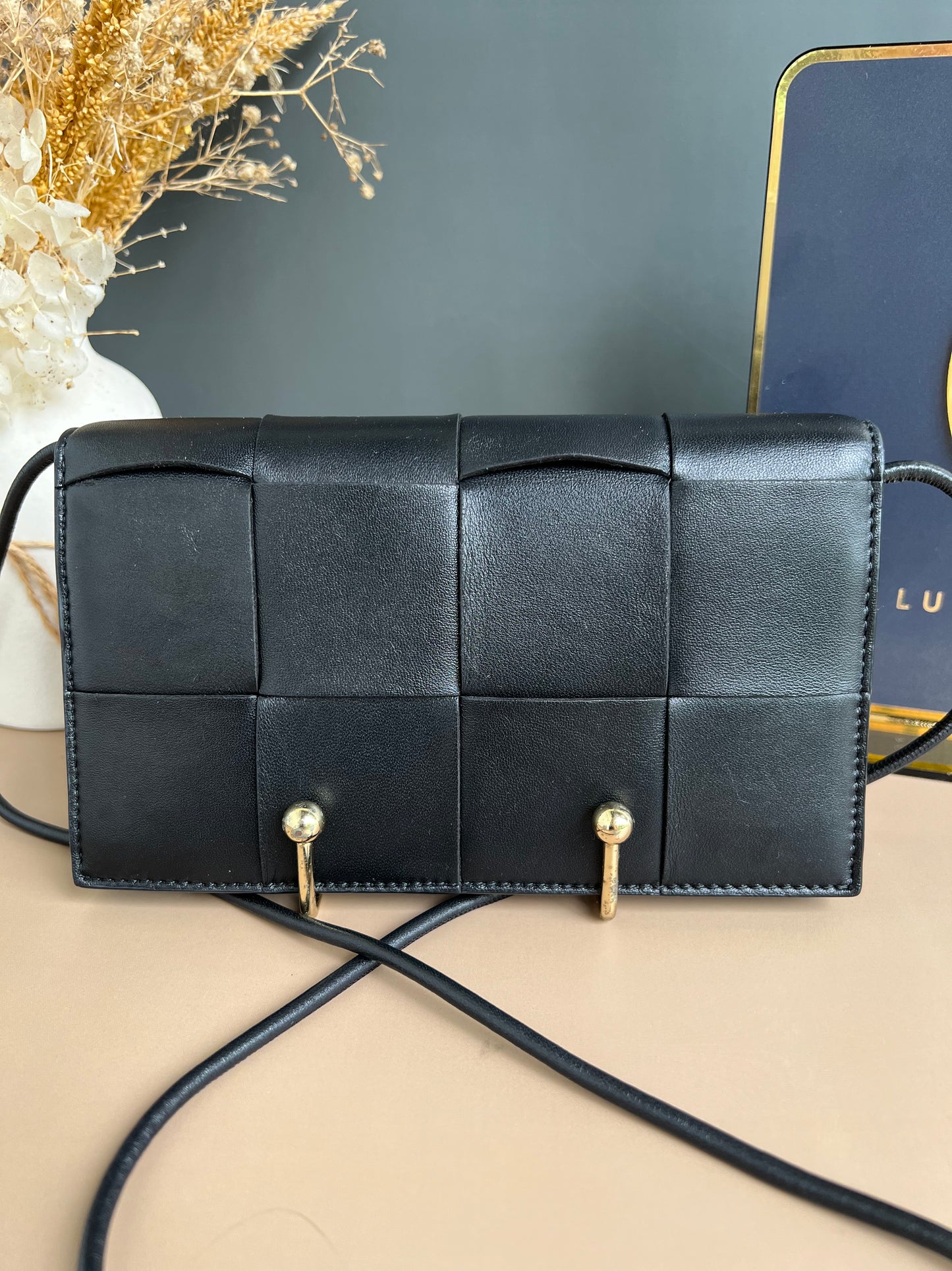 BOTTEGA VENETTA WALLET W/ STRAP