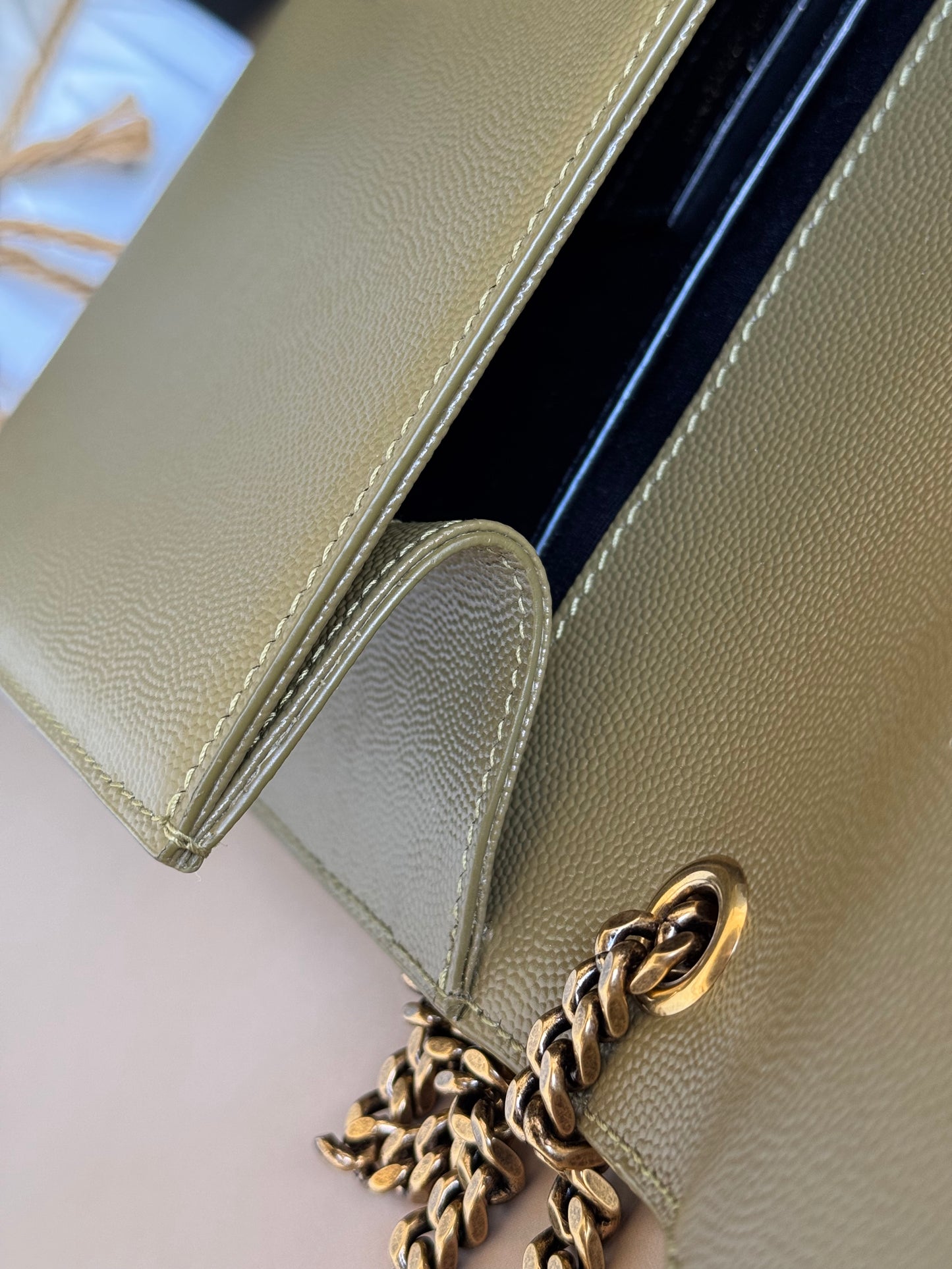 YSL KATE MEDIUM