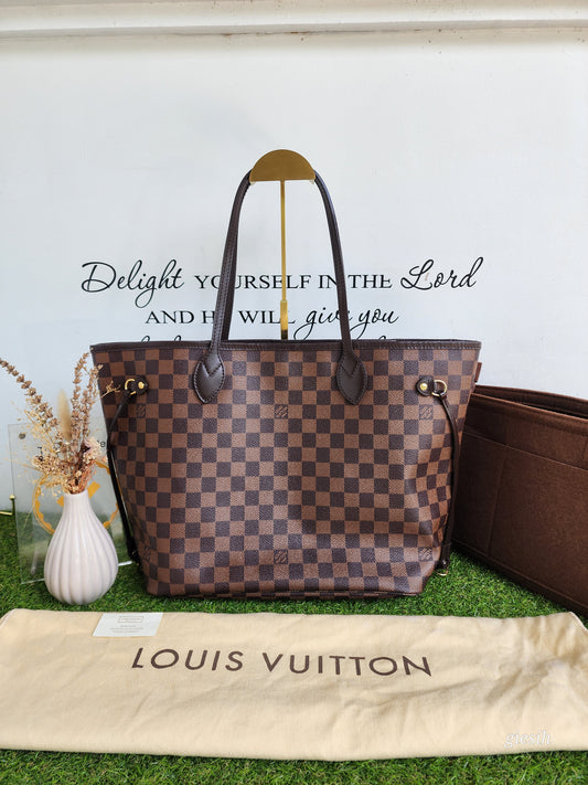 Louis Vuitton Neverfull MM ebene