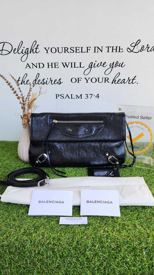 BRANDNEW BALENCIAGA CLUTCH