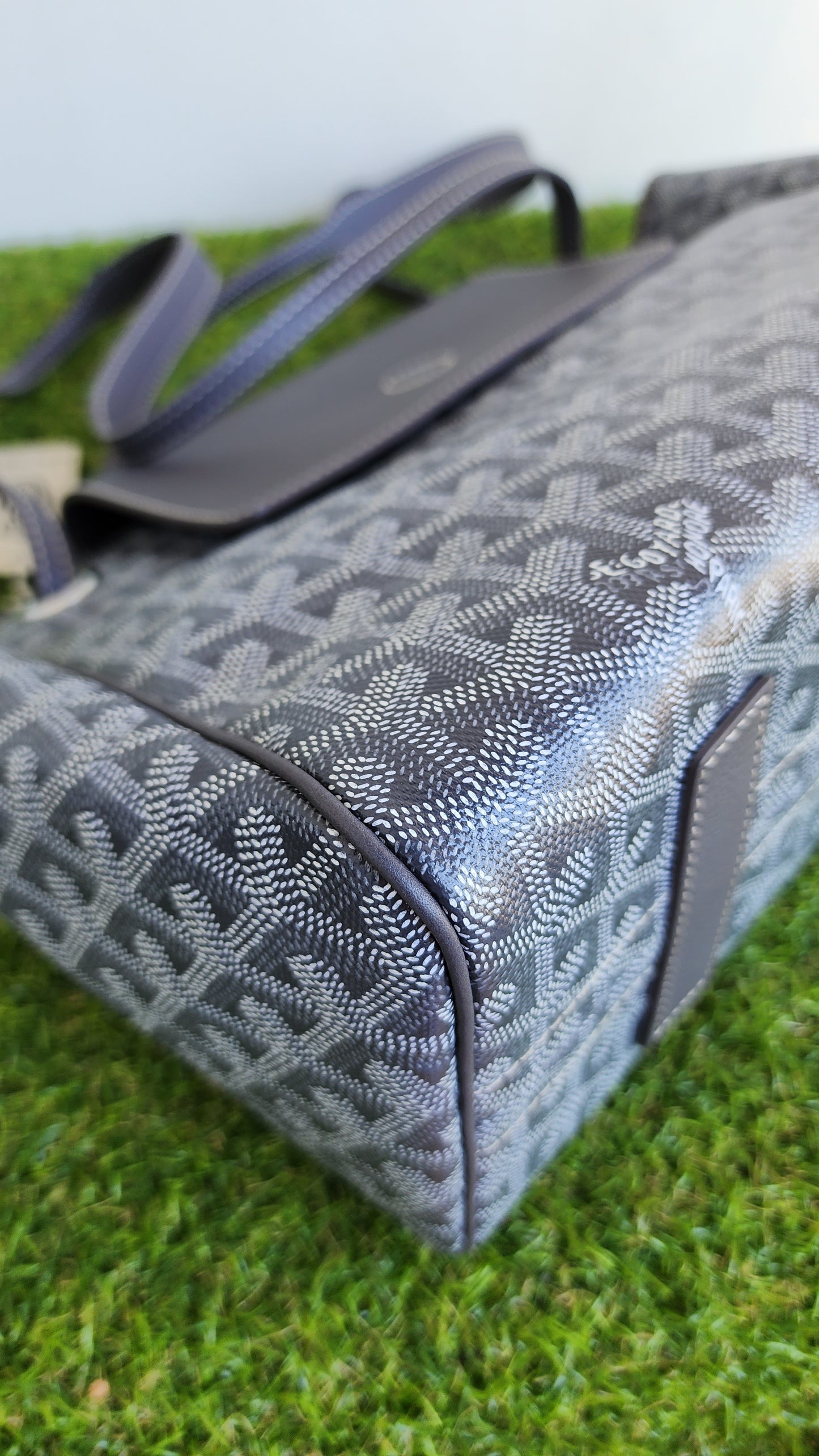 BRANDNEW GOYARD ROUETTE GRAY