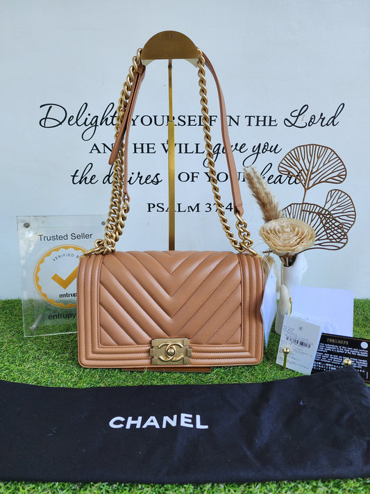 CHANEL LE BOY OLD MED CHEVRON