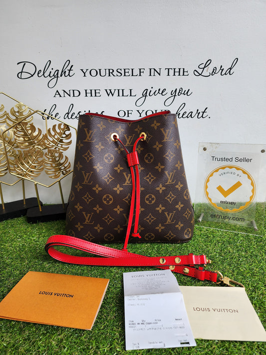 LOUIS VUITTON NEONOE MONOGRAM