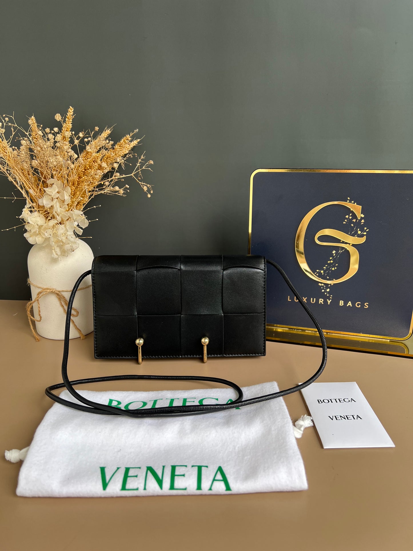 BOTTEGA VENETTA WALLET W/ STRAP