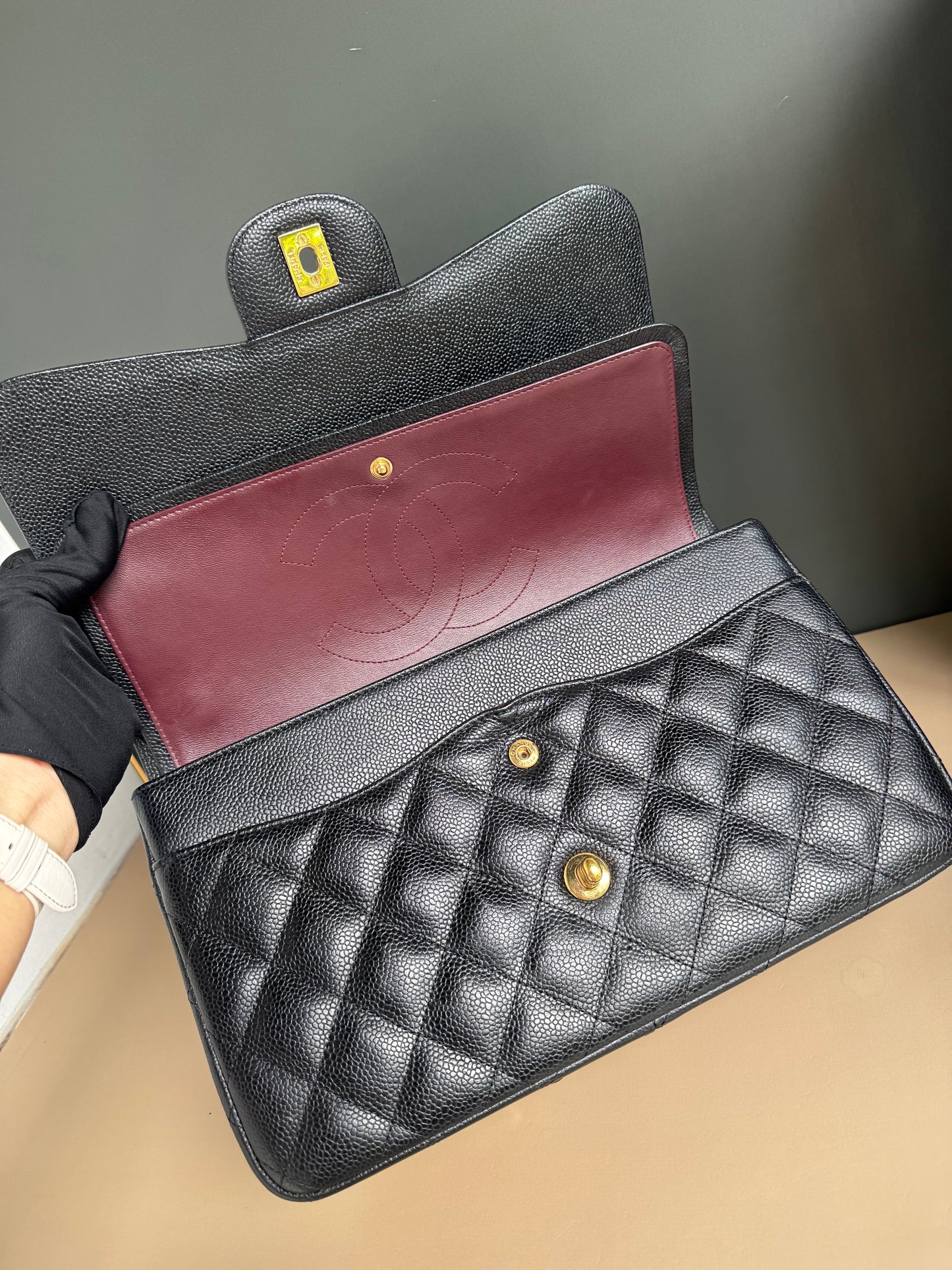 CHANEL CLASSIC JUMBO FLAP