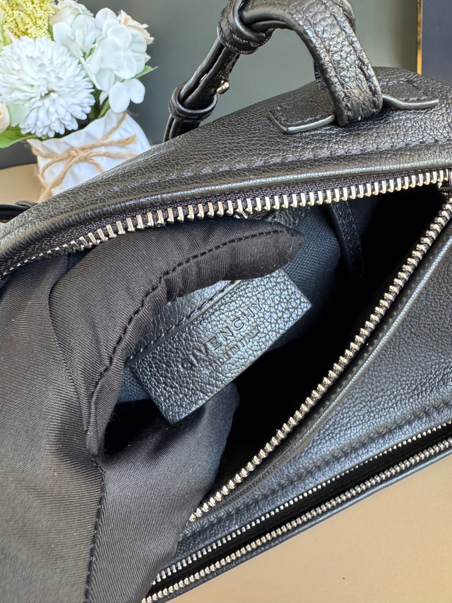 GIVENCHY MINI PANDORA