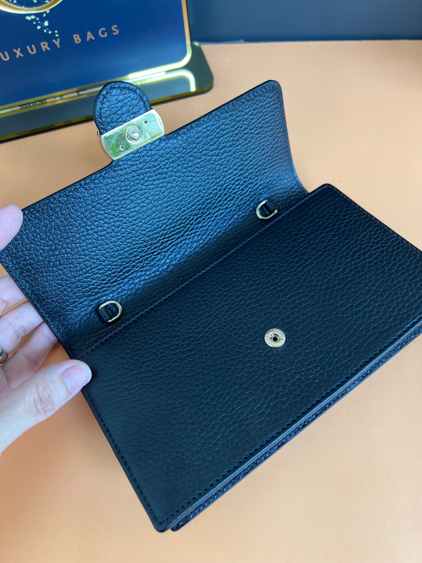 GUCCI INTERLOCK WALLET ON CHAIN