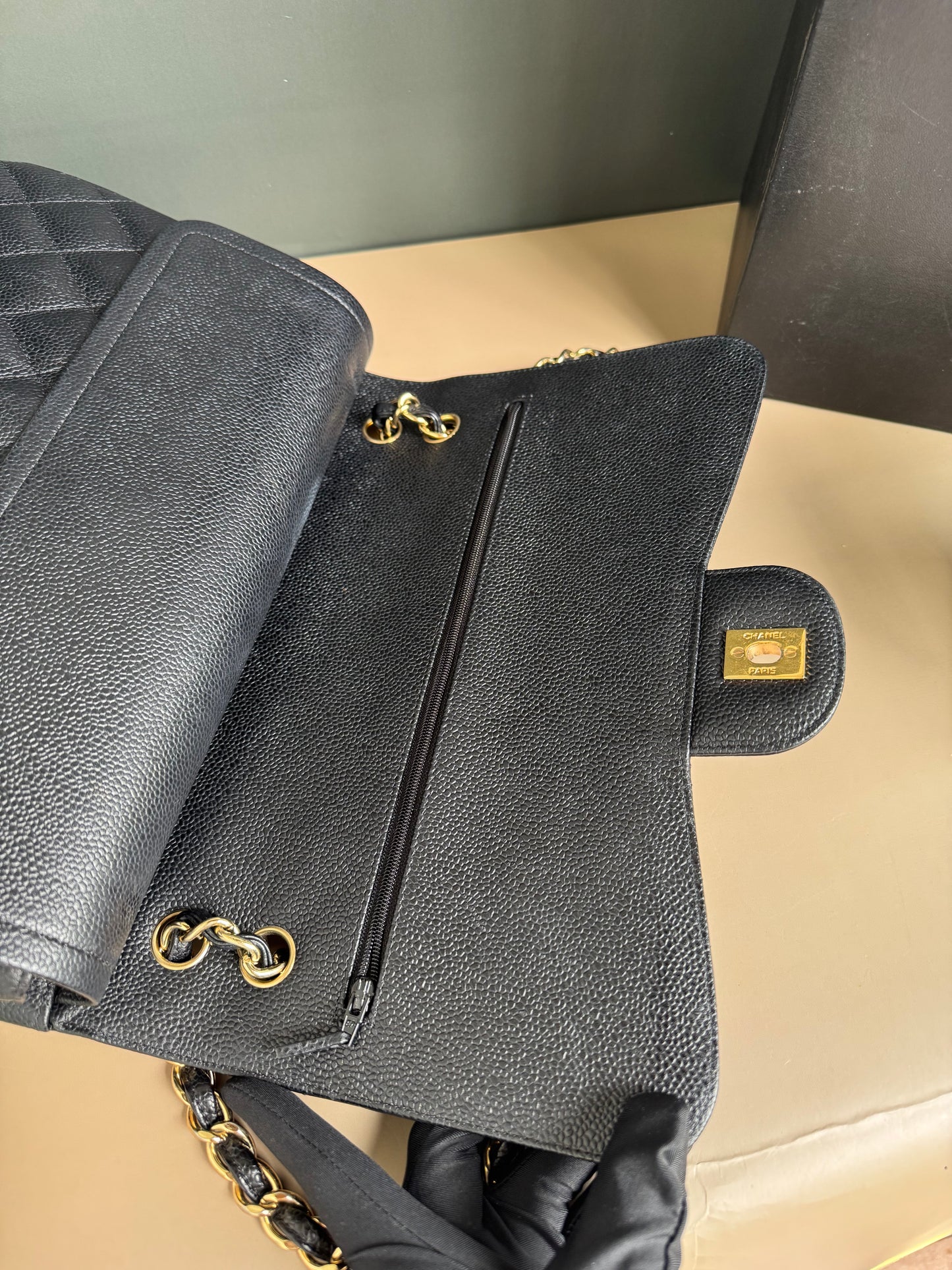 CHANEL CLASSIC JUMBO FLAP