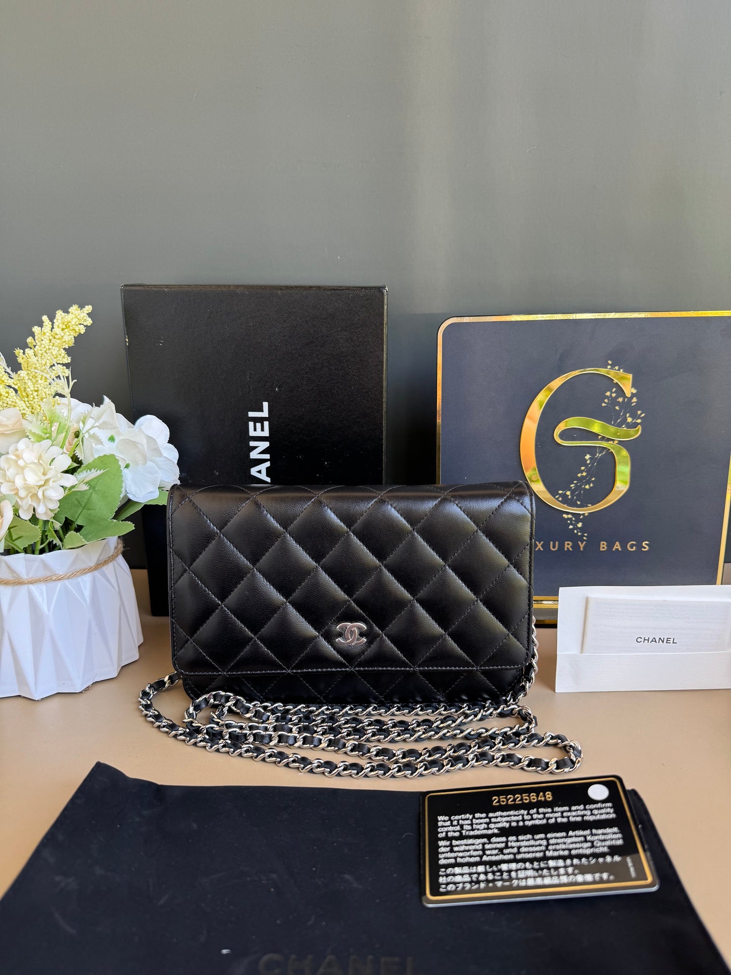 CHANEL WALLET ON CHAIN