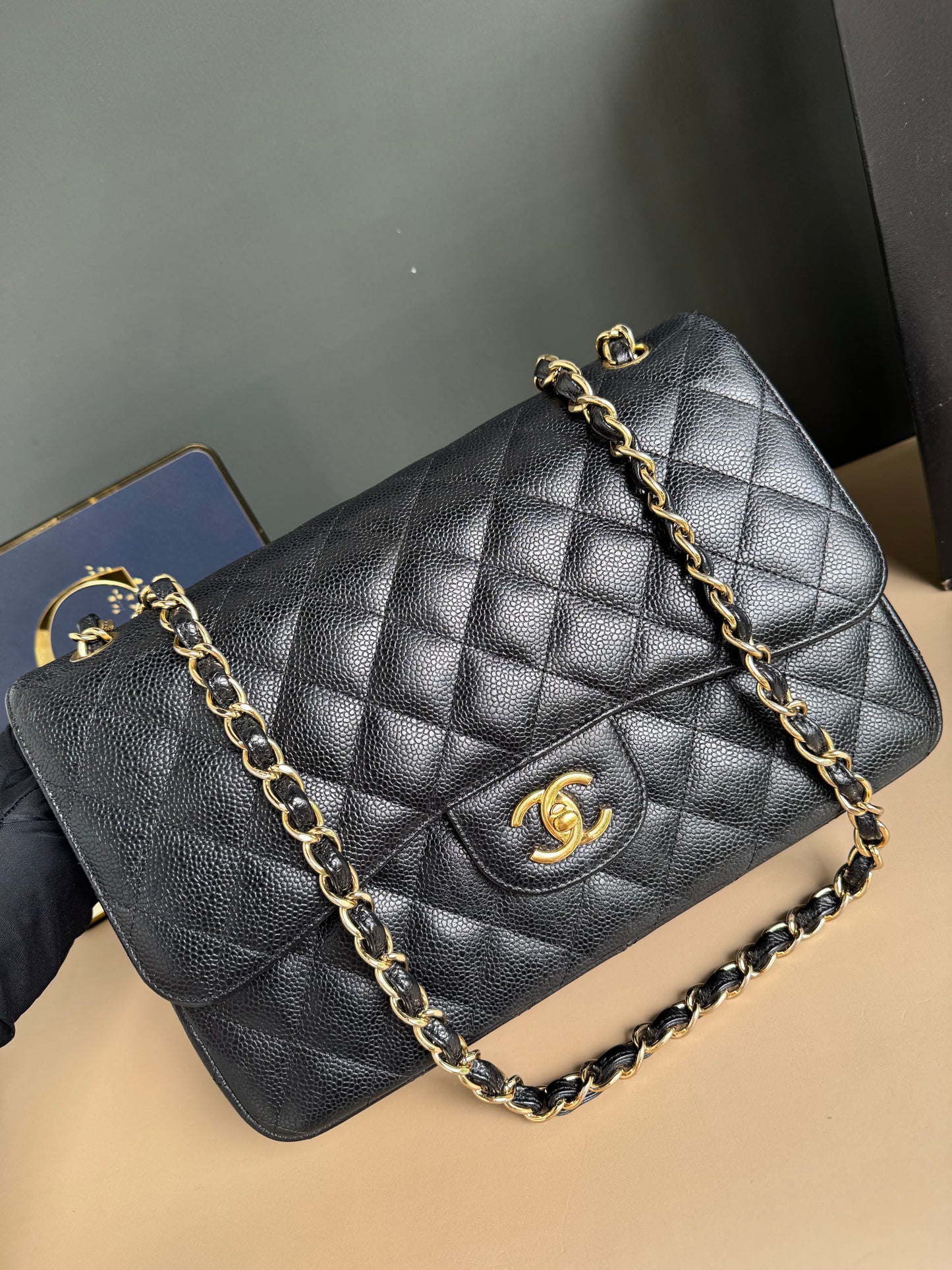 CHANEL CLASSIC JUMBO FLAP
