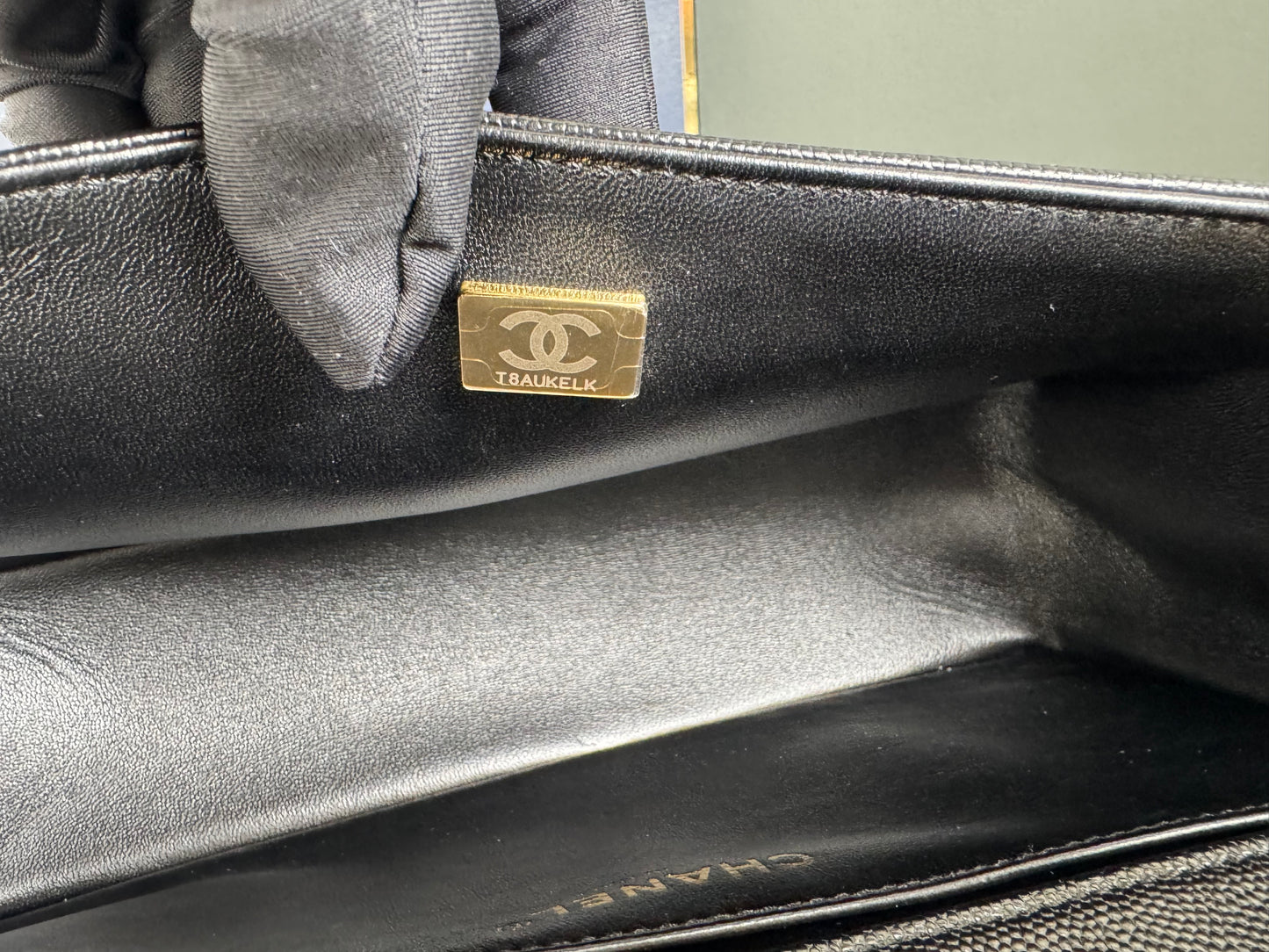 CHANEL LE BOY OLD MEDIUM CAVIAR