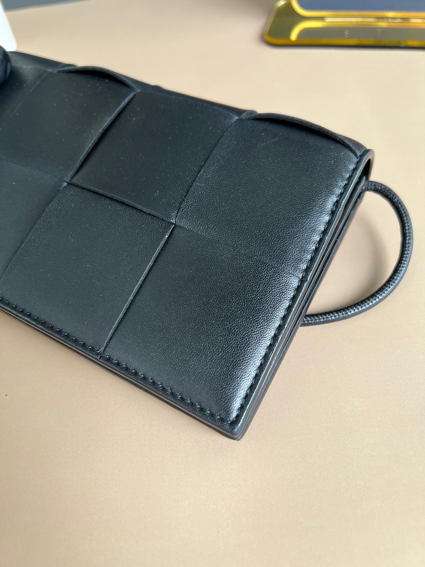 BOTTEGA VENETTA WALLET W/ STRAP