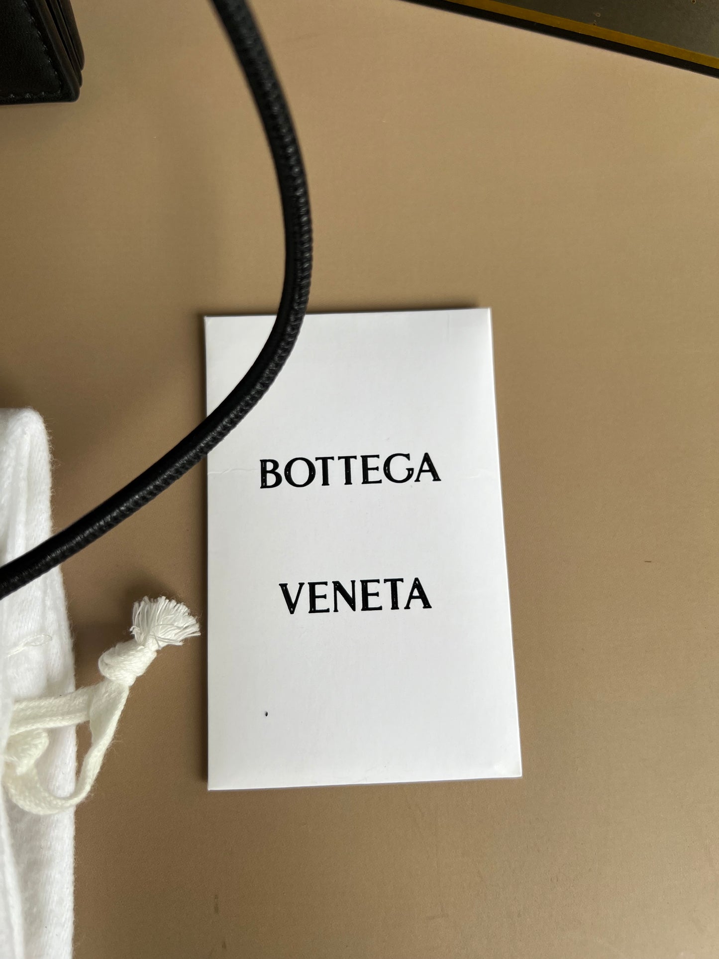 BOTTEGA VENETTA WALLET W/ STRAP