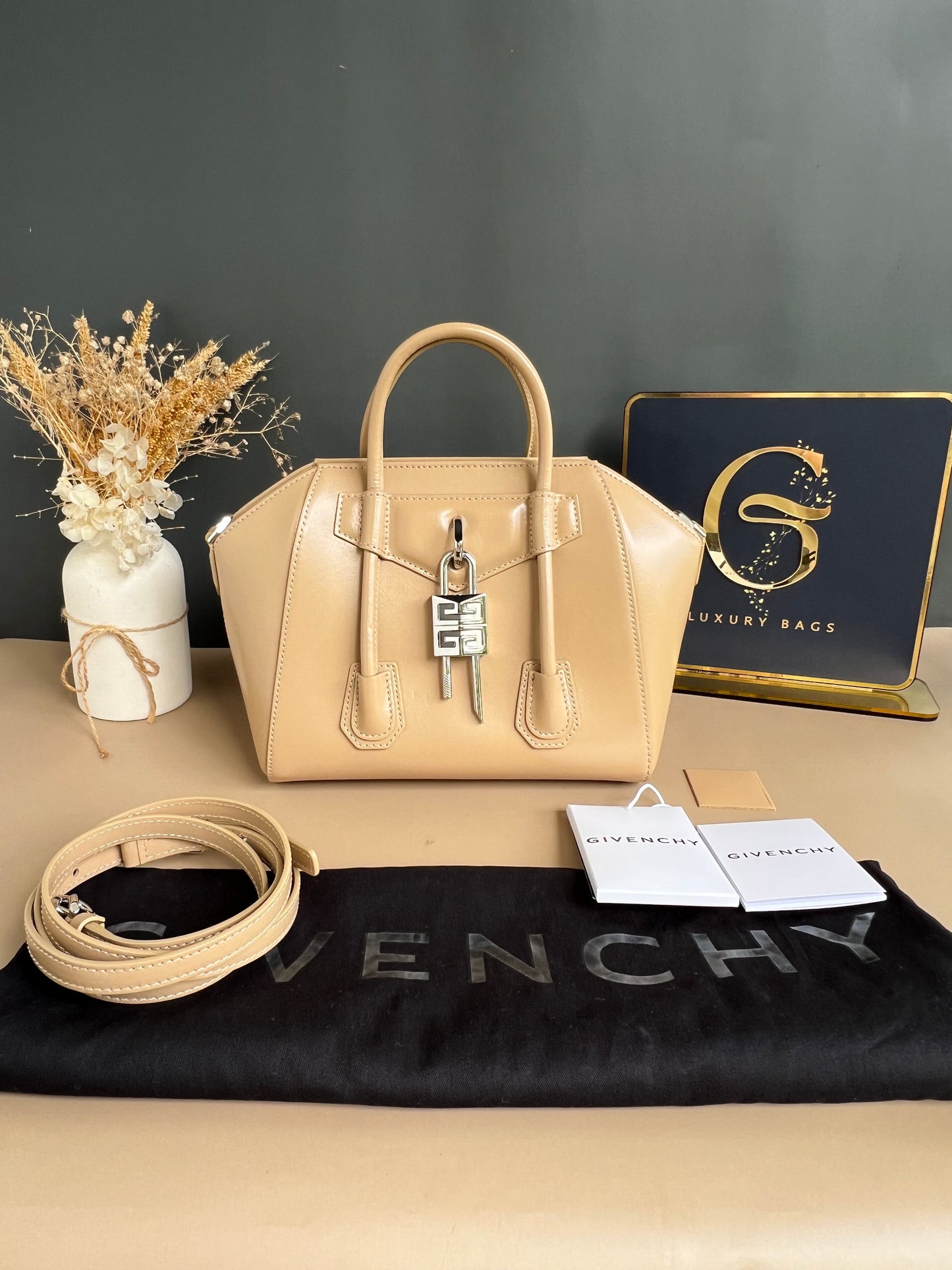 BRANDNEW GIVENCHY MINI ANTIGONA