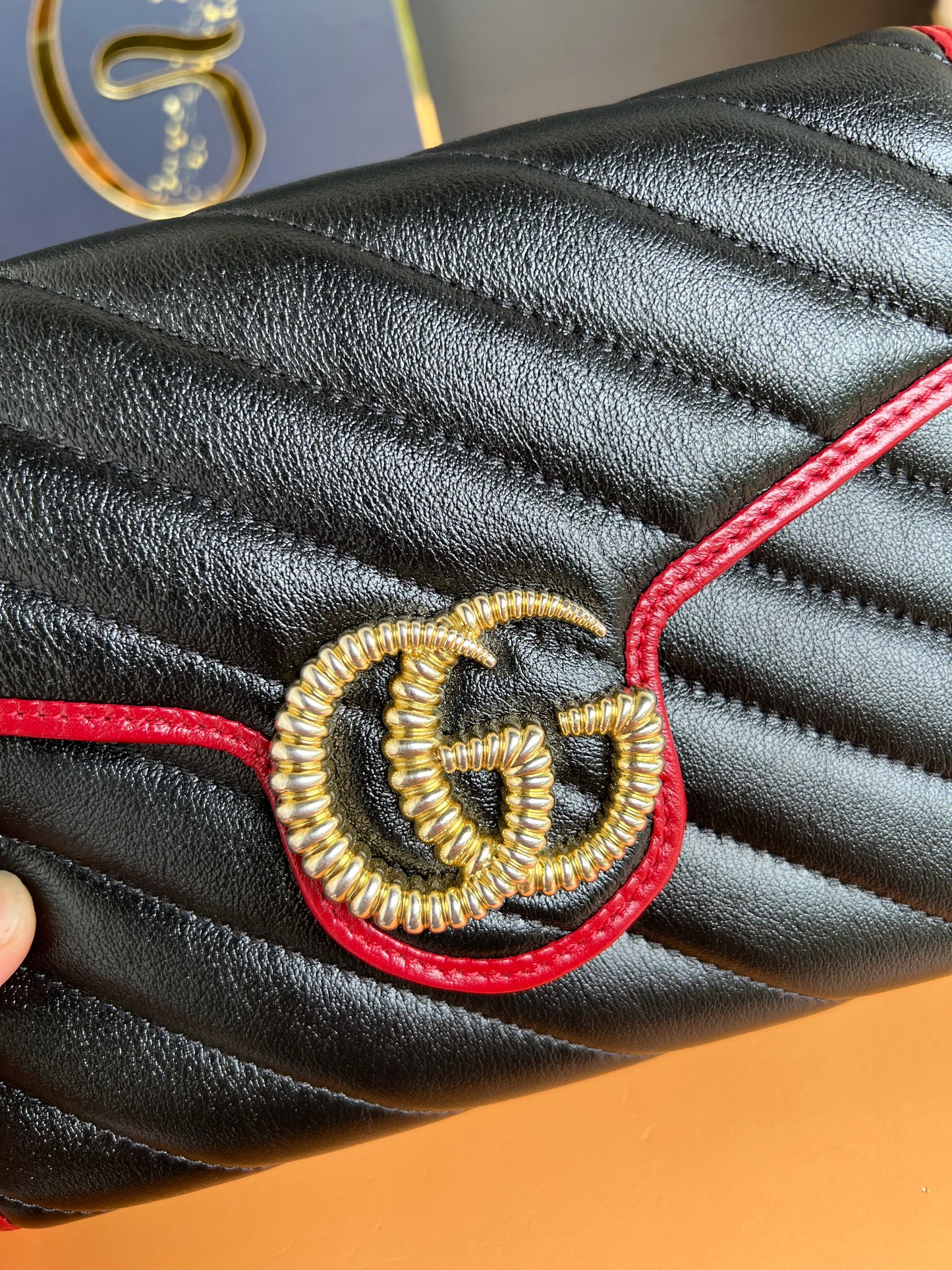 GUCCI MARMONT WALLET ON CHAIN