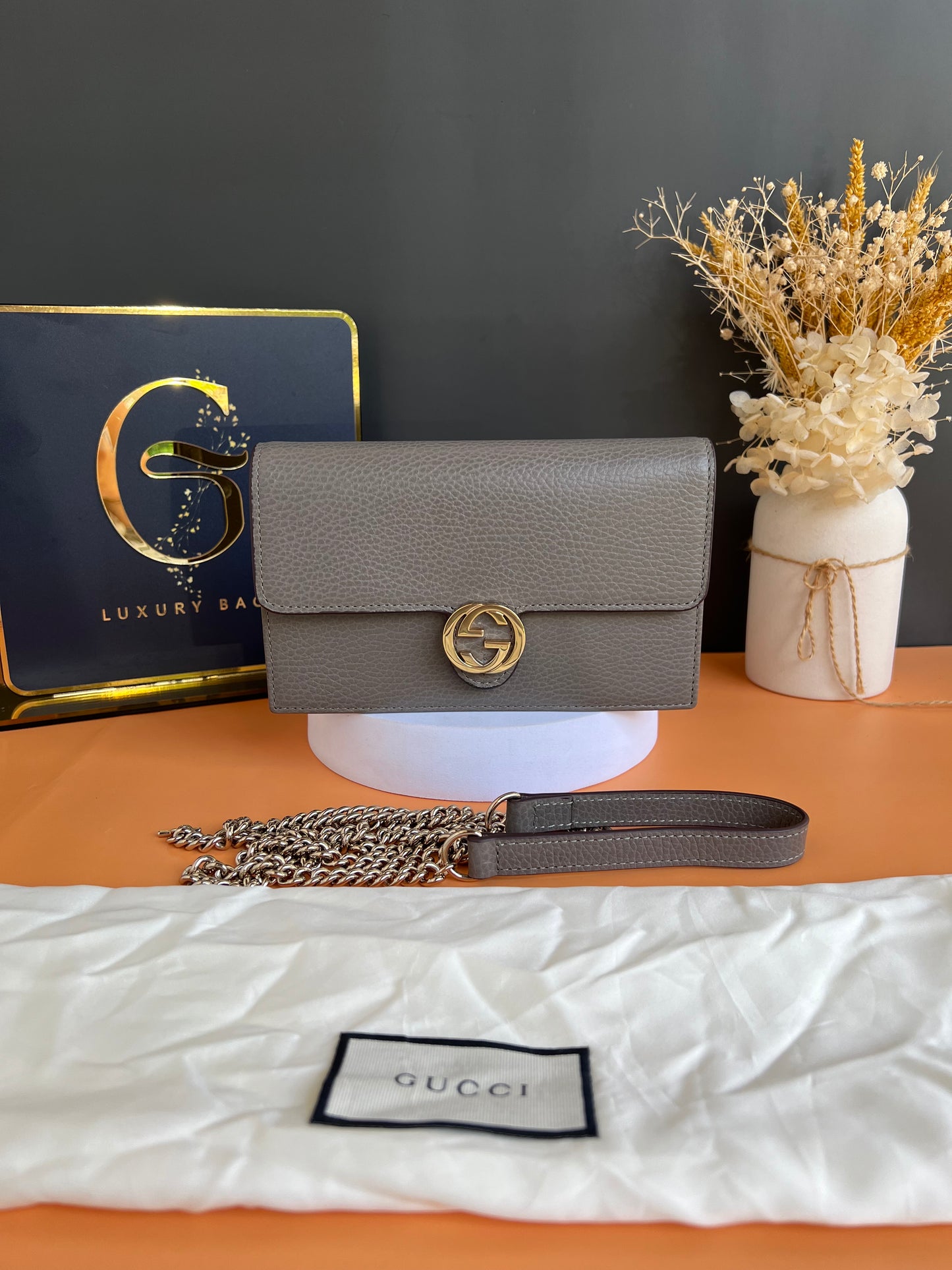 GUCCI INTERLOCK WALLET ON CHAIN