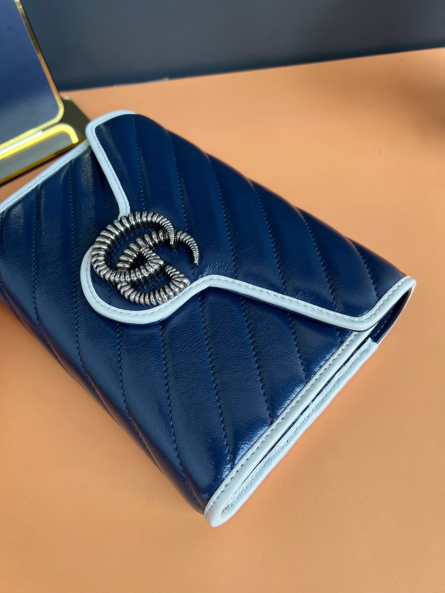 GUCCI MARMONT WALLET ON CHAIN