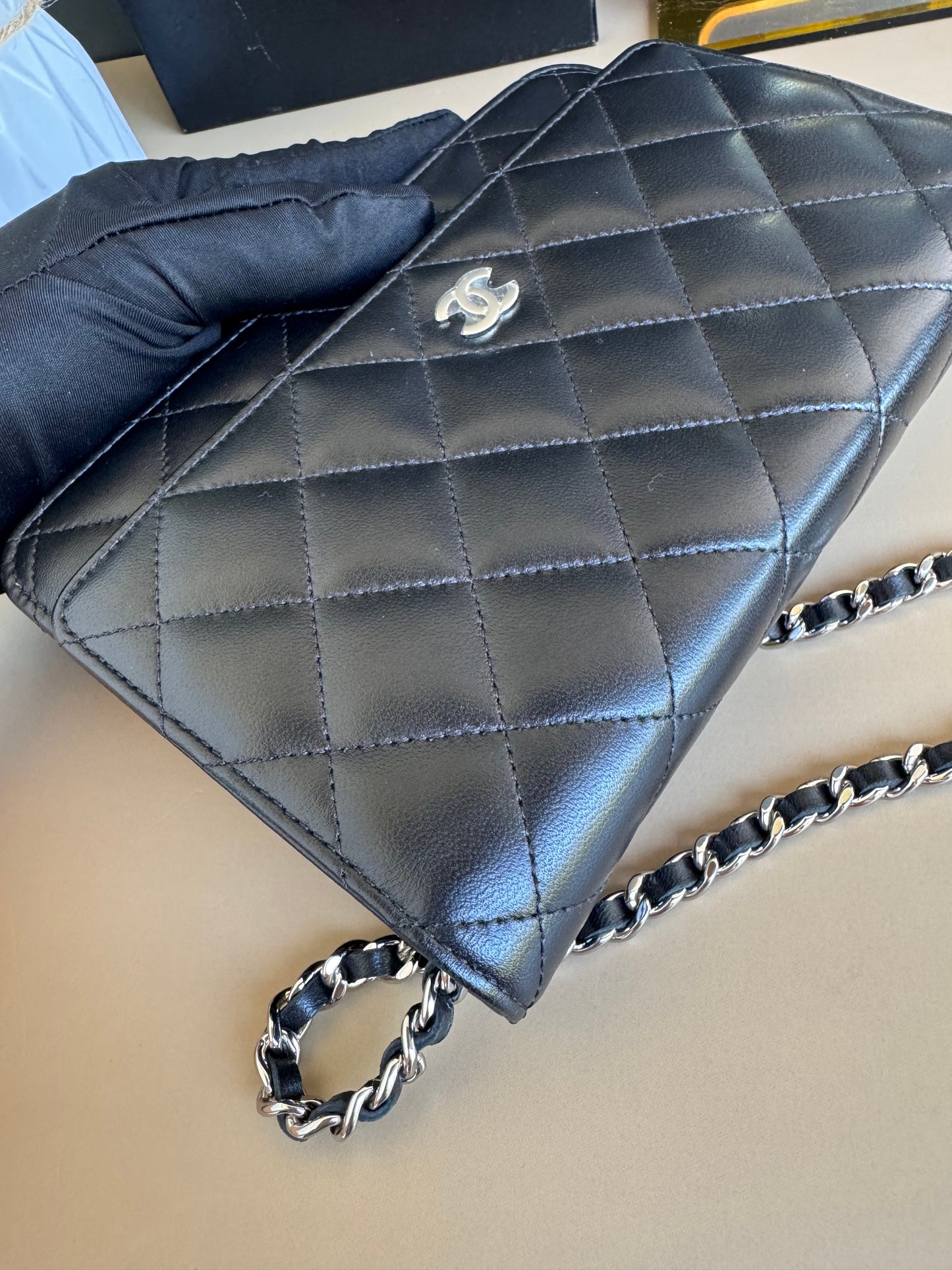 CHANEL WALLET ON CHAIN
