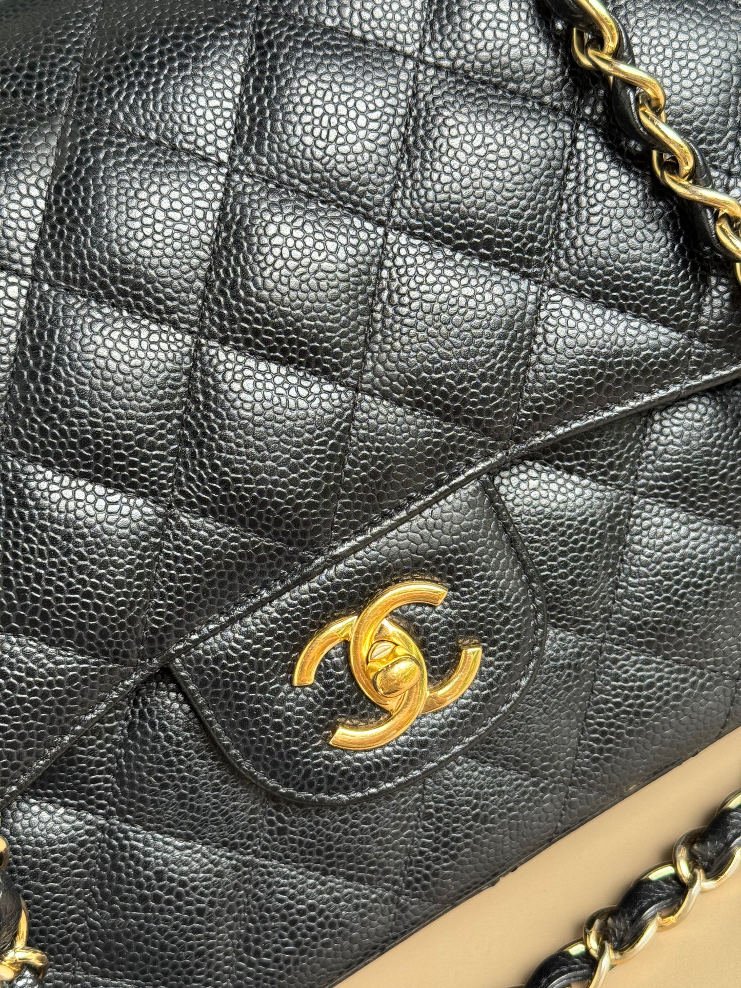 CHANEL CLASSIC JUMBO FLAP